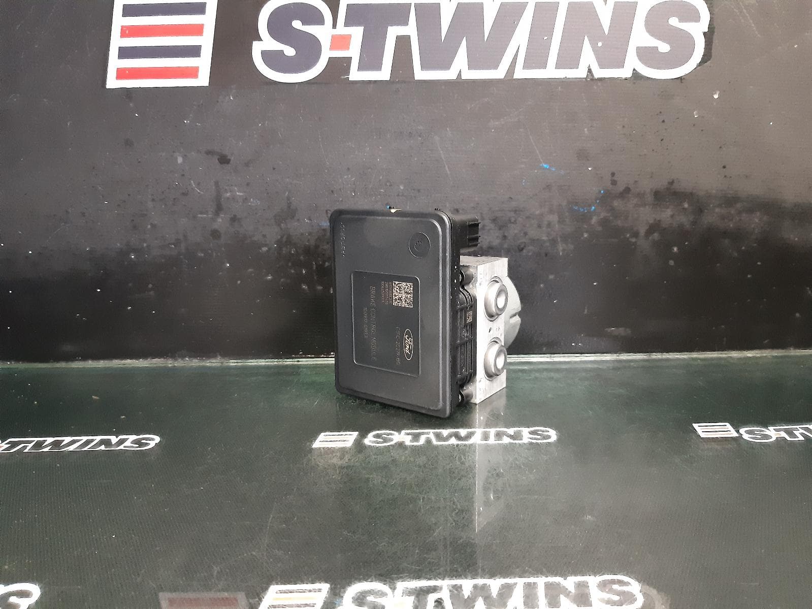 Used auto part listing image: 2017 FORD FOCUS ABS PUMP MODULATOR LZ, P/N F1FC2C405AJ, 07/15-11/18 0000343912