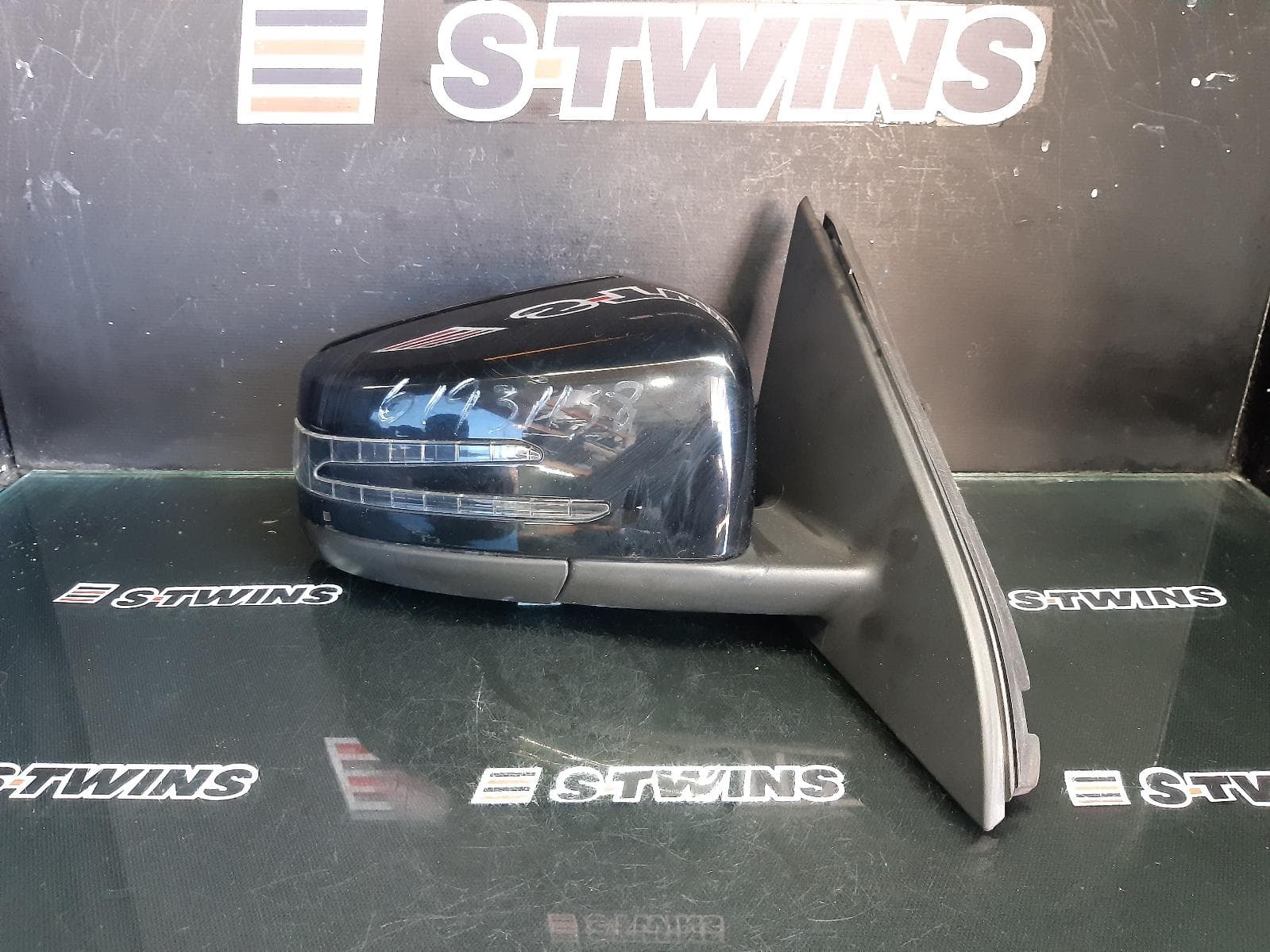 Used auto part listing image: 2014 MERCEDES A CLASS RIGHT DOOR MIRROR W176, POWER FOLD, NON BLIND SPOT, NON MEMORY, AUTO DIM TYPE, 09/12-03/18 0000350542