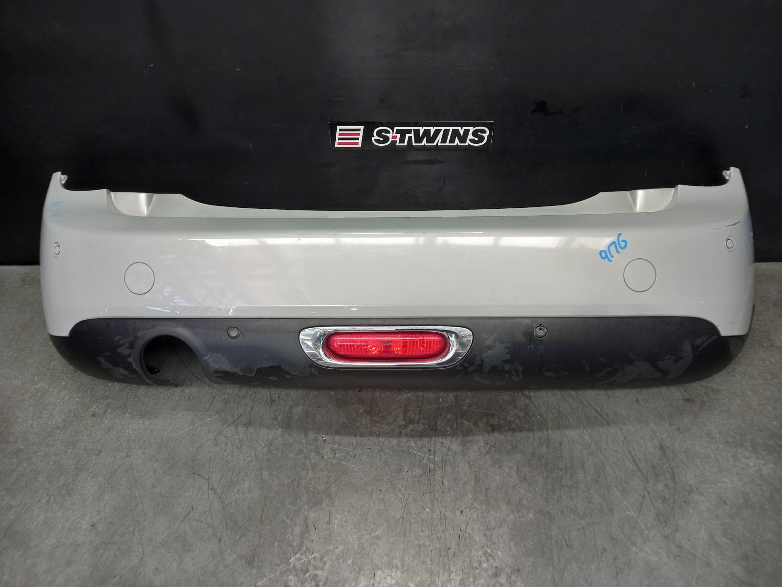 Used auto part listing image: 2017 MINI COOPER REAR BUMPER F55/F56/F57, BUMPER BAR, STANDARD TYPE, 04/14-02/21 0000357089