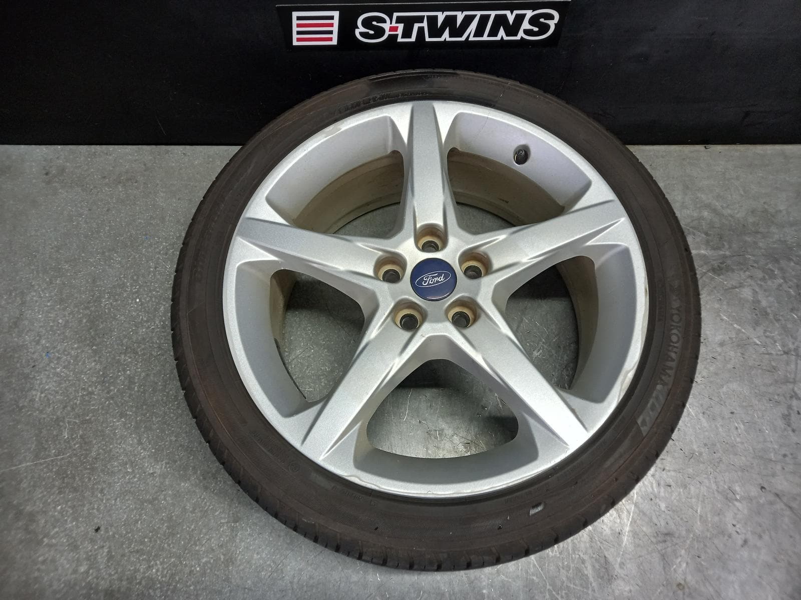 Used auto part listing image: 2016 FORD MONDEO WHEEL MAG FACTORY, 18X8IN, MD, 09/14-04/17 0000345222