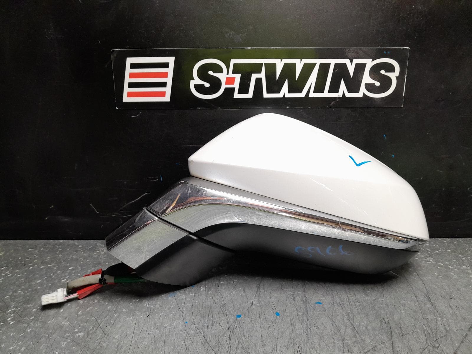 Used auto part listing image: 2015 LEXUS NX LEFT DOOR MIRROR AGZ/AYZ#, POWER FOLDING, NON BLIND SPOT ALERT, NON AUTO DIMMING TYPE, 02/14-12/21 0000367599