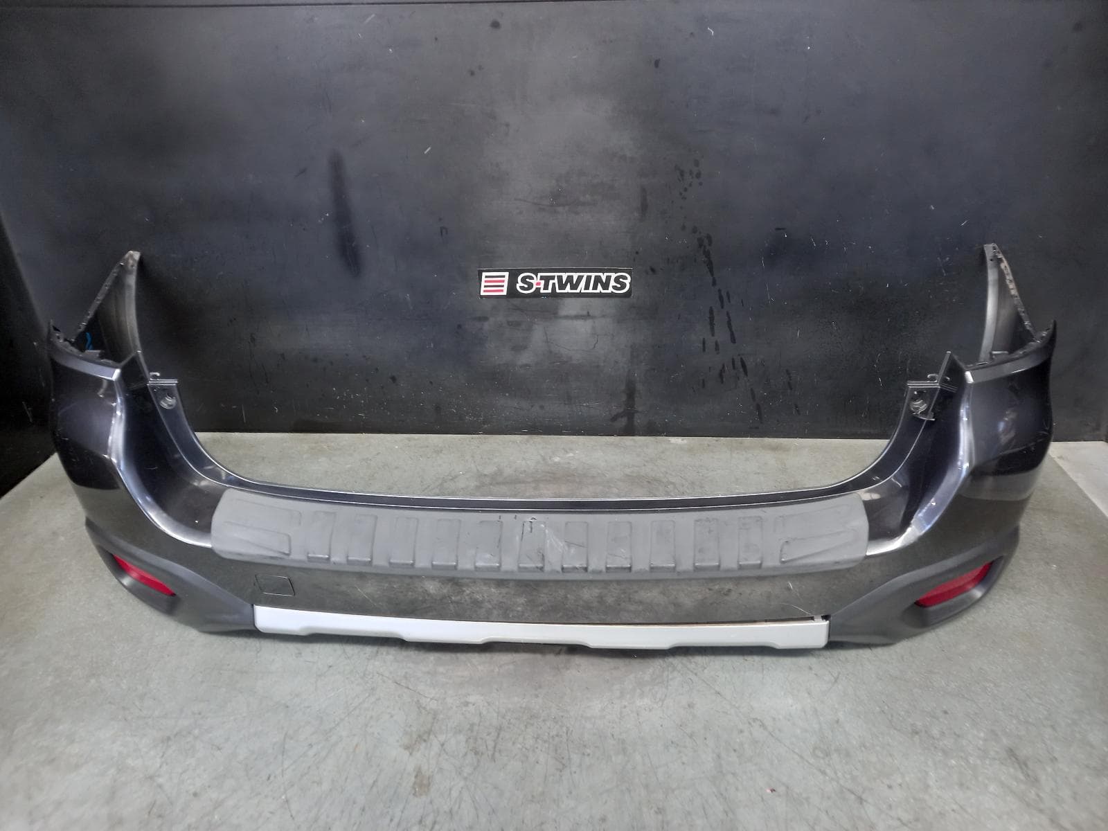 Used auto part listing image: 2016 SUBARU OUTBACK REAR BUMPER 6TH GEN, NON PARK SENSOR TYPE, 08/14-12/20 0000366431