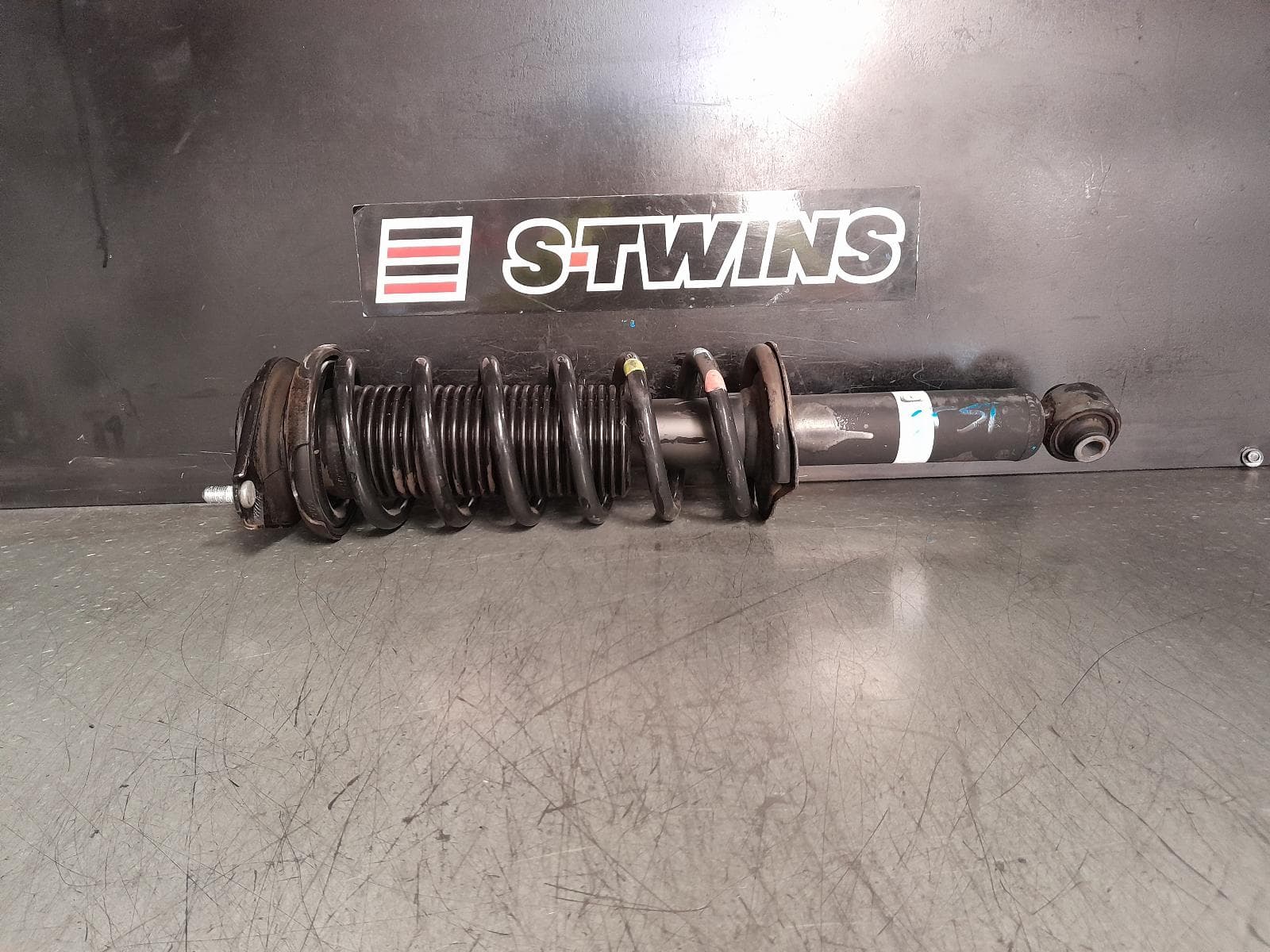 Used auto part listing image: 2016 SUBARU OUTBACK LEFT REAR STRUT 6TH GEN, 2.5/3.6, PETROL, 08/14-12/20 0000366436