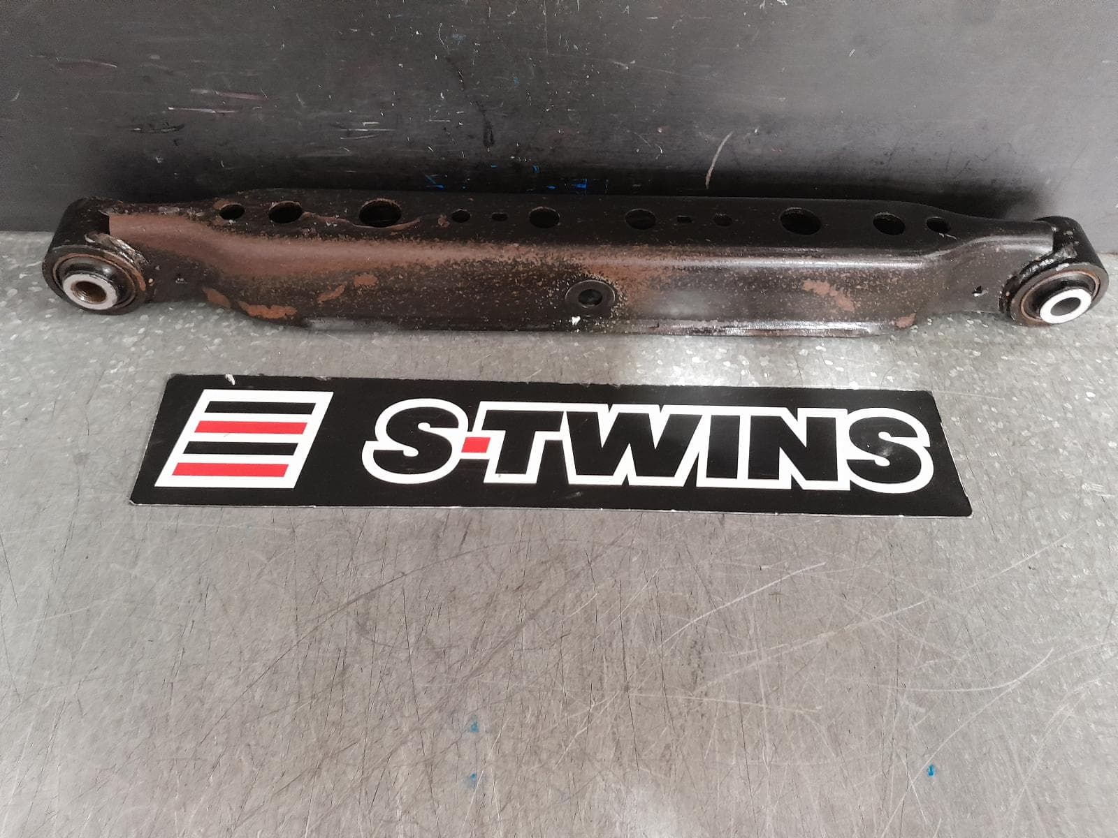 Used auto part listing image: 2019 NISSAN XTRAIL RIGHT REAR TRAILING ARM LOWER CONTROL ARM, T32, 02/14-07/22 0000364331