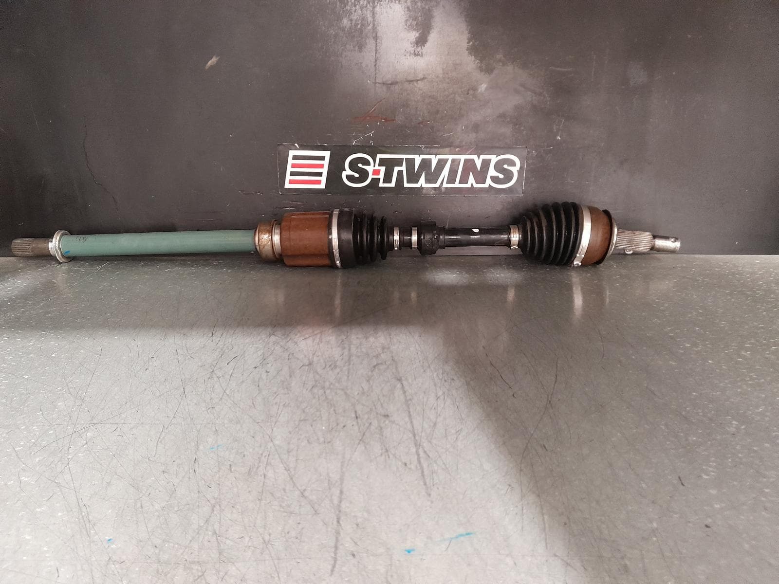 Used auto part listing image: 2019 NISSAN XTRAIL RIGHT DRIVESHAFT FRONT, AUTO T/M, PETROL, 2.5, FWD, T32, 02/14-07/22 0000364332