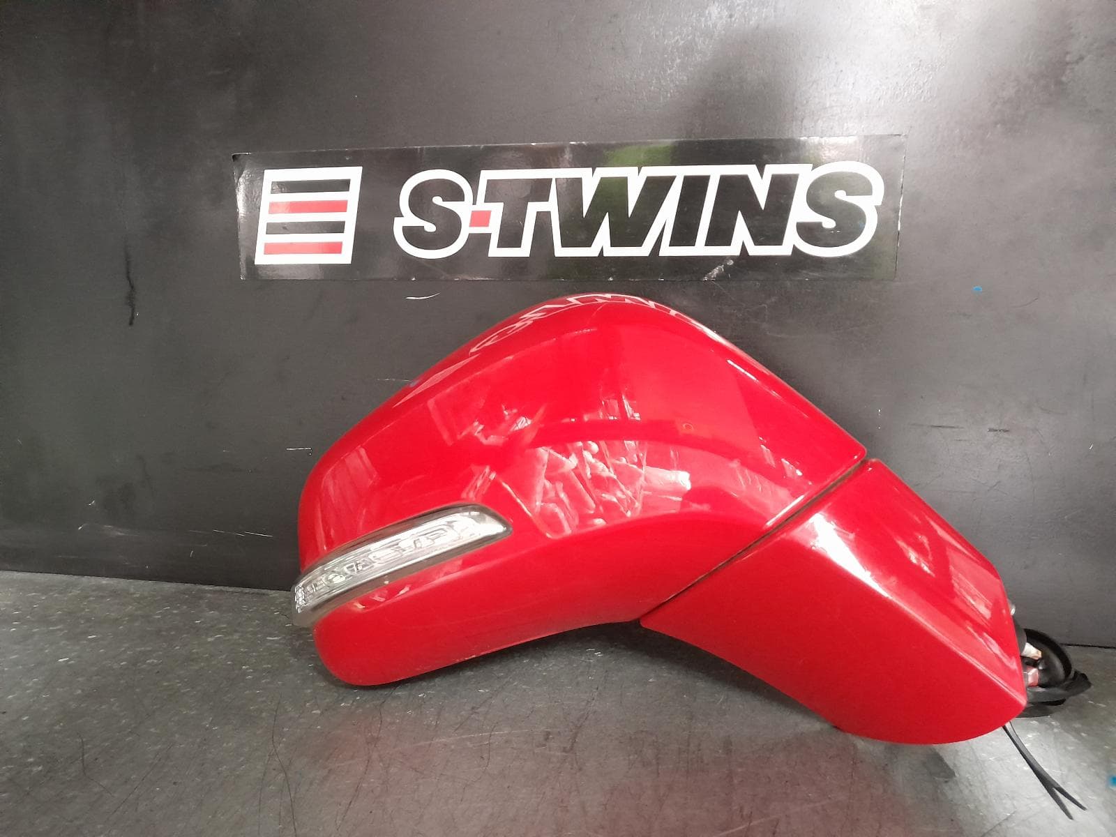 Used auto part listing image: 2017 HOLDEN TRAX RIGHT DOOR MIRROR TJ SERIES, W/ INDICATOR TYPE, 10/16-12/20 0000366798
