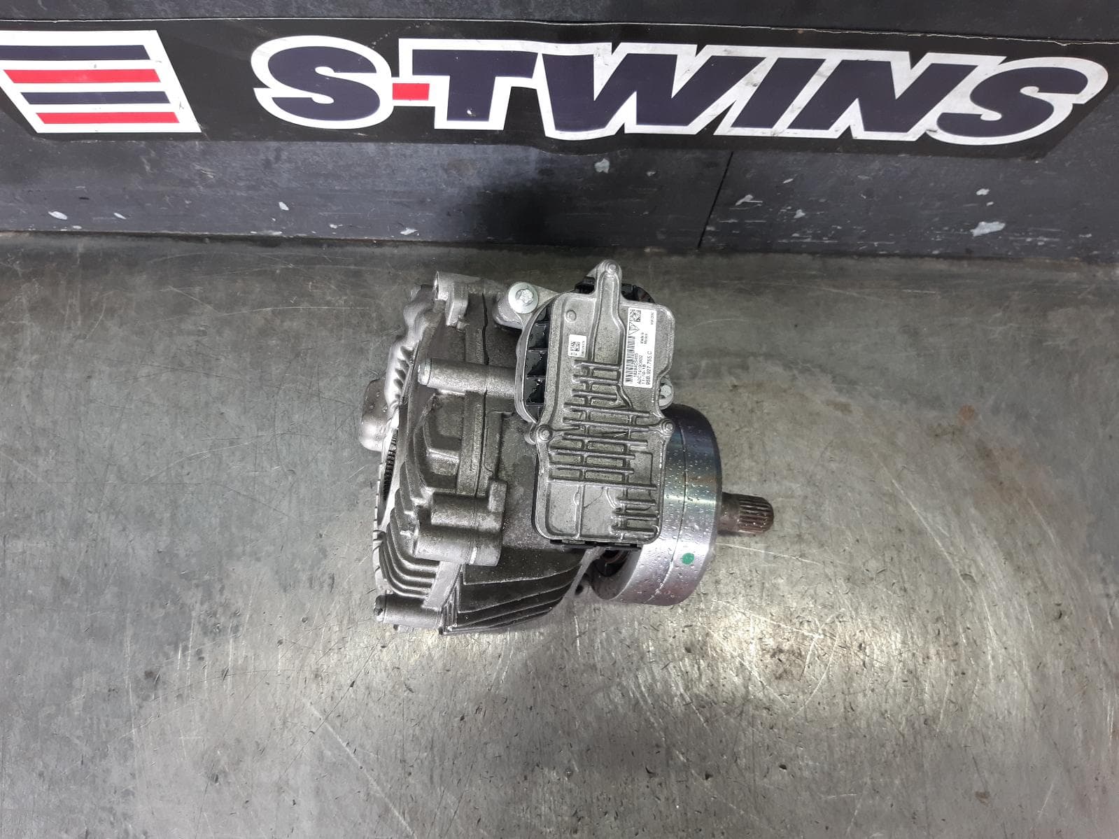 Used auto part listing image: 2016 PORSCHE MACAN TRANSFER CASE 95B, PETROL, 06/14-04/21 0000347164