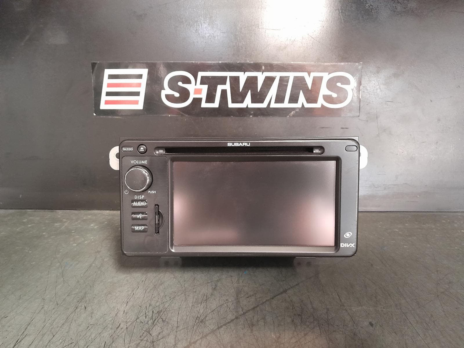 Used auto part listing image: 2014 SUBARU IMPREZA SAT NAV HEAD UNIT, W/ DISPLAY UNIT, 6.1IN, FM243KS, G4, 12/11-08/17 0000366095