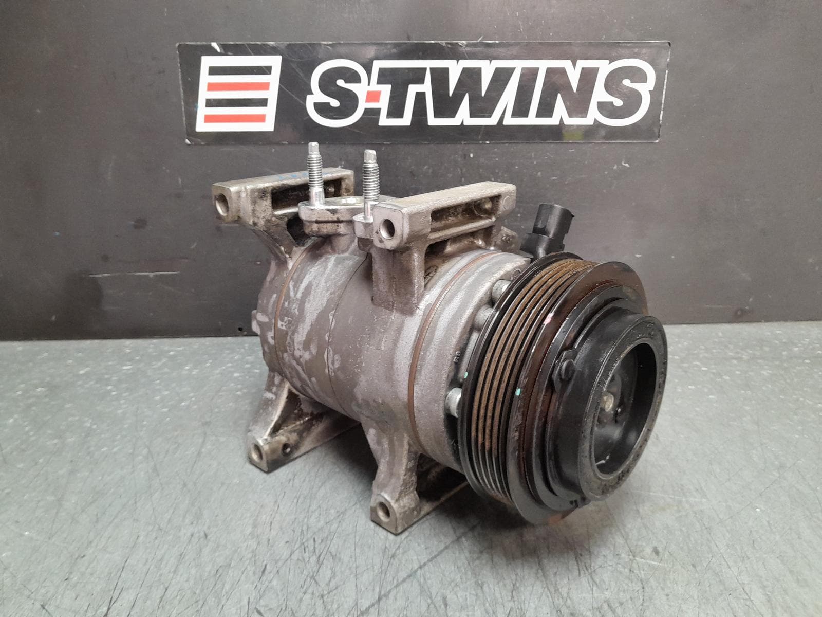 Used auto part listing image: 2011 JEEP GRANDCHEROKEE A C COMPRESSOR WK, 3.6, PETROL, 10/10-03/13 0000362486