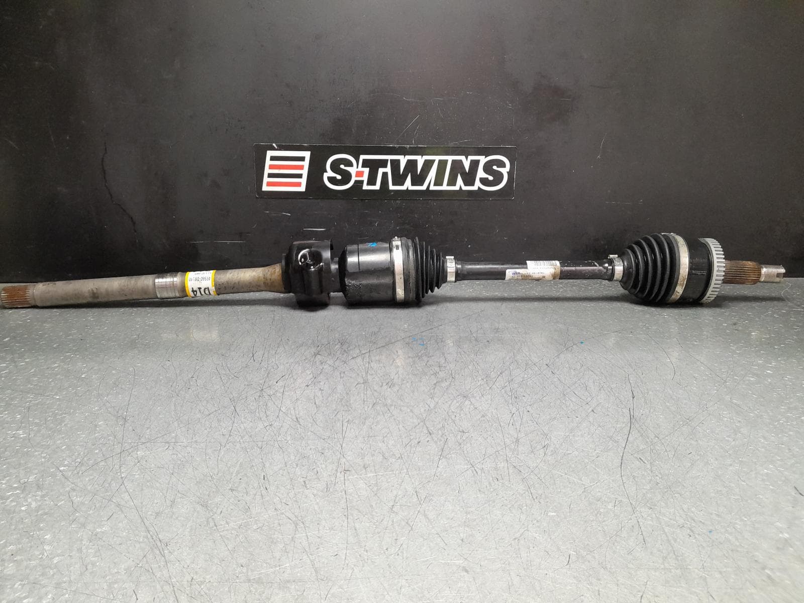 Used auto part listing image: 2018 KIA SPORTAGE RIGHT DRIVESHAFT FRONT, PETROL, 2.4, QL, 10/15-08/21 0000363677
