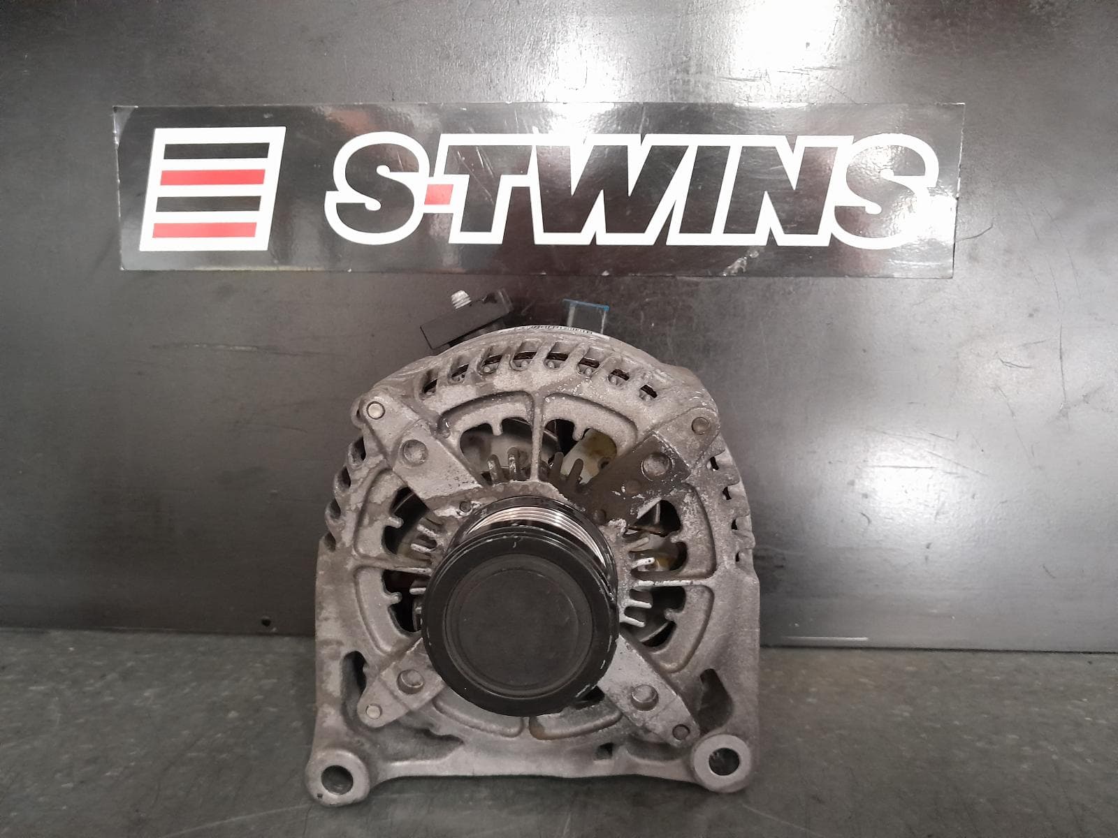 Used auto part listing image: 2016 BMW 3 SERIES ALTERNATOR PETROL, 2.0, N20, 170AMP, F30/F31/F34, 11/11-05/16 0000365757