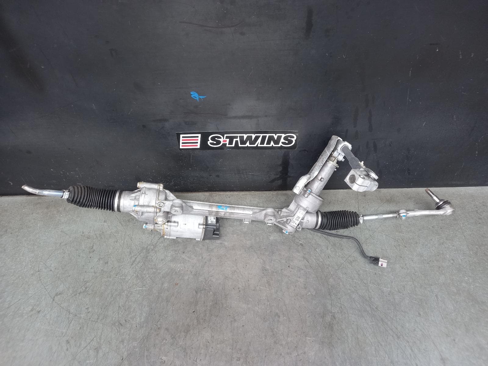 Used auto part listing image: 2016 BMW 3 SERIES STEERING BOX RACK F34, HATCH, 03/13-11/20 0000365759
