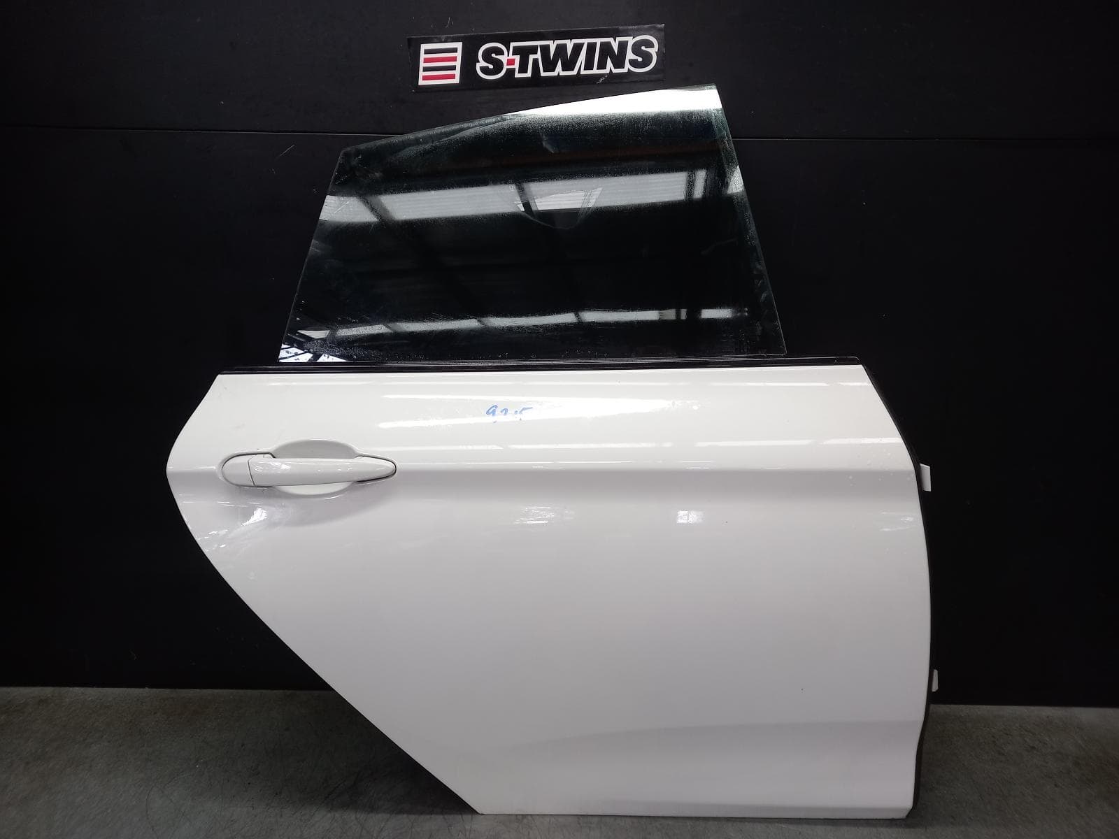Used auto part listing image: 2016 BMW 3 SERIES RIGHT REAR DOOR SLIDING F34, HATCH, 03/13- 0000363643
