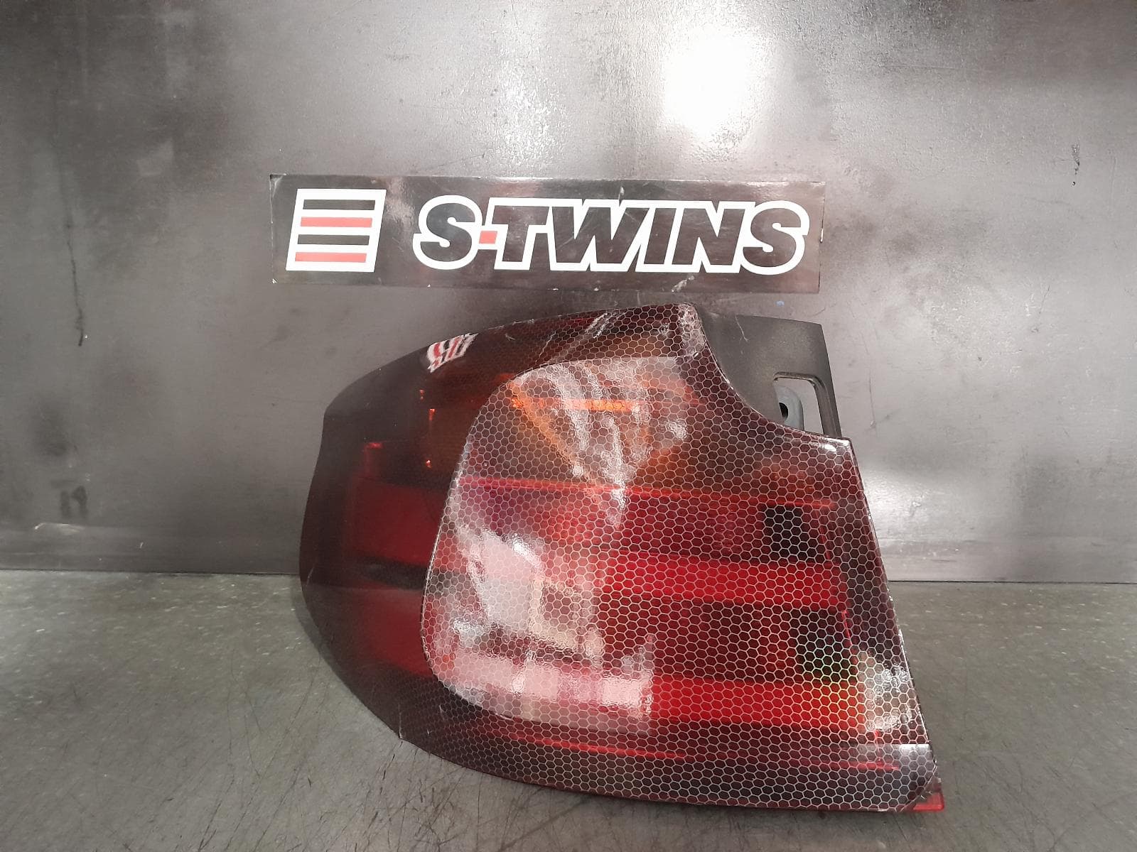 Used auto part listing image: 2016 BMW 3 SERIES LEFT TAILLIGHT F34, HATCH, NON LED TYPE, 03/13-11/20 0000365773