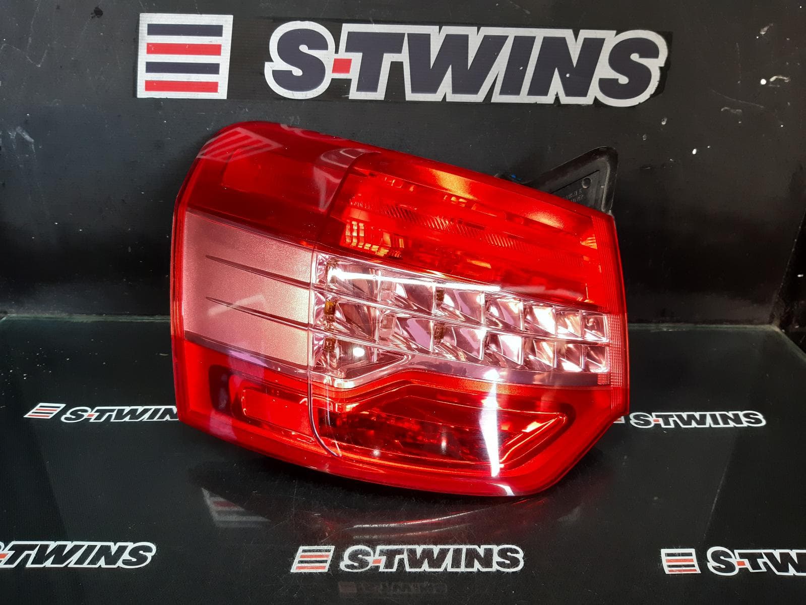 Used auto part listing image: 2010 CITROEN C5 LEFT TAILLIGHT X7, SEDAN, 09/08-01/12 0000351576
