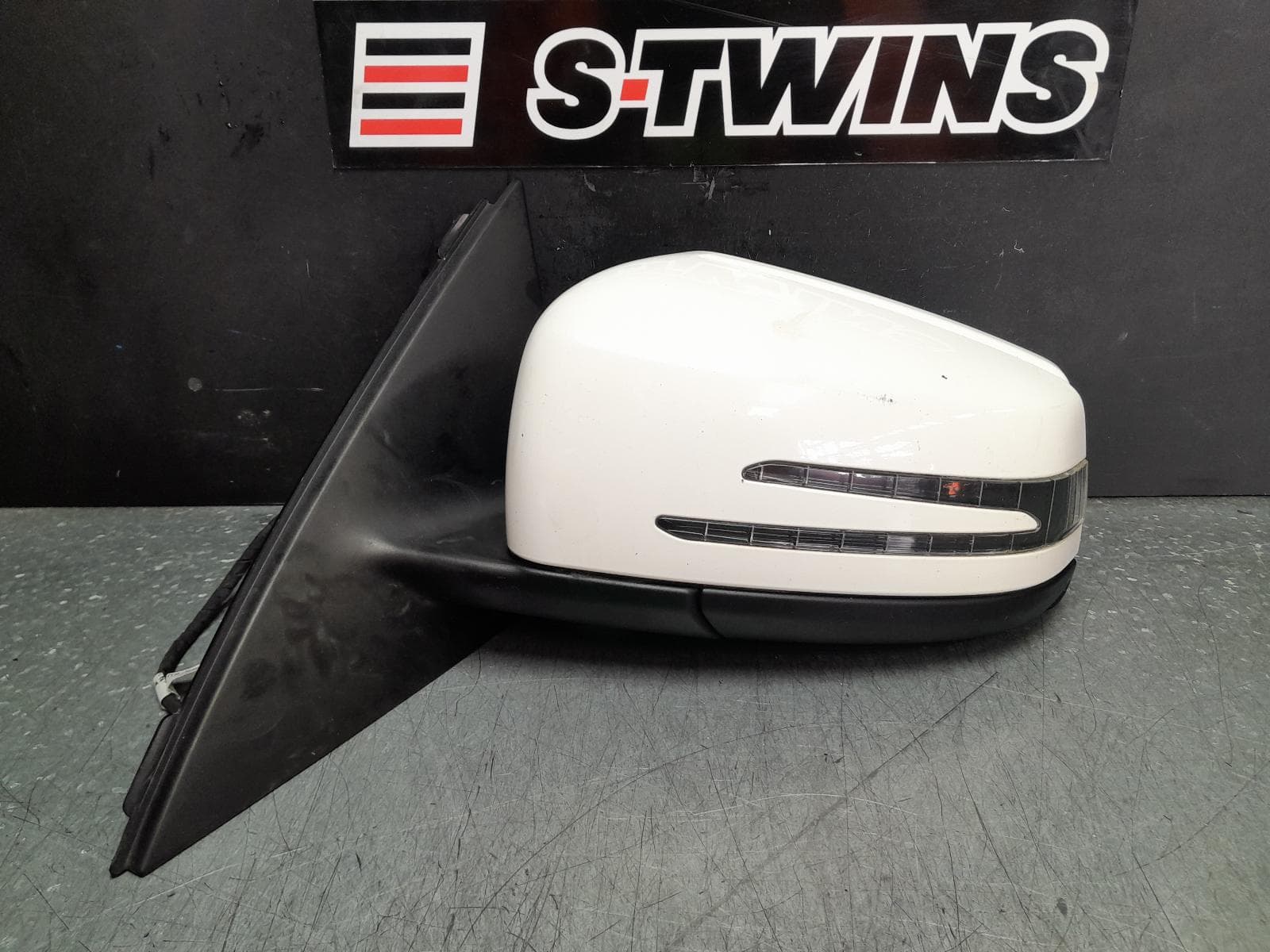 Used auto part listing image: 2013 MERCEDES C CLASS LEFT DOOR MIRROR C204, POWER FOLD, AUTO DIM, NON BLIND SPOT, MEMORY TYPE, 05/11-04/15 0000201089