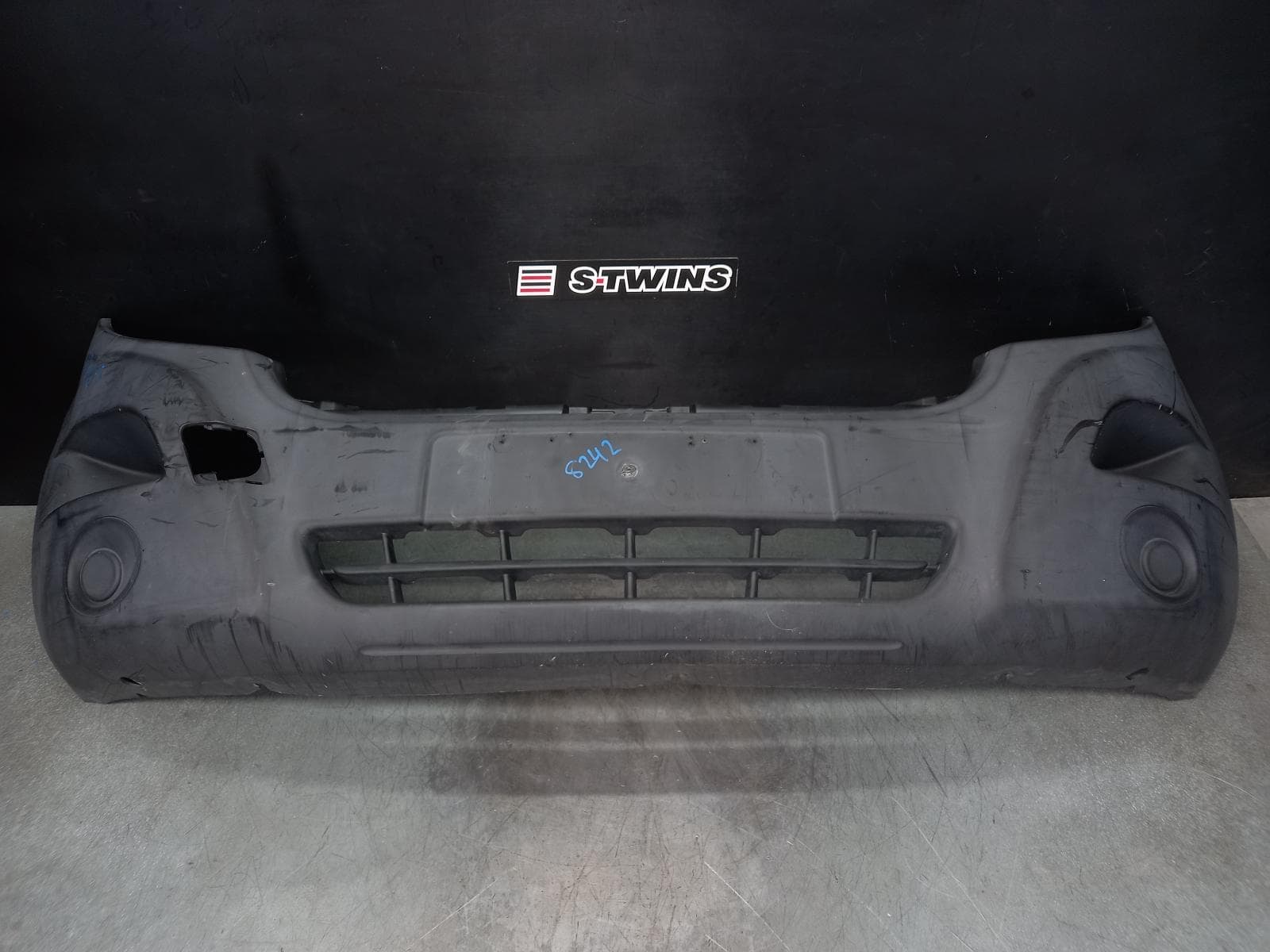 Used auto part listing image: 2017 RENAULT MASTER FRONT BUMPER X62, BUMPER BAR, NON FOGLAMP TYPE, 09/11-01/20 0000354260