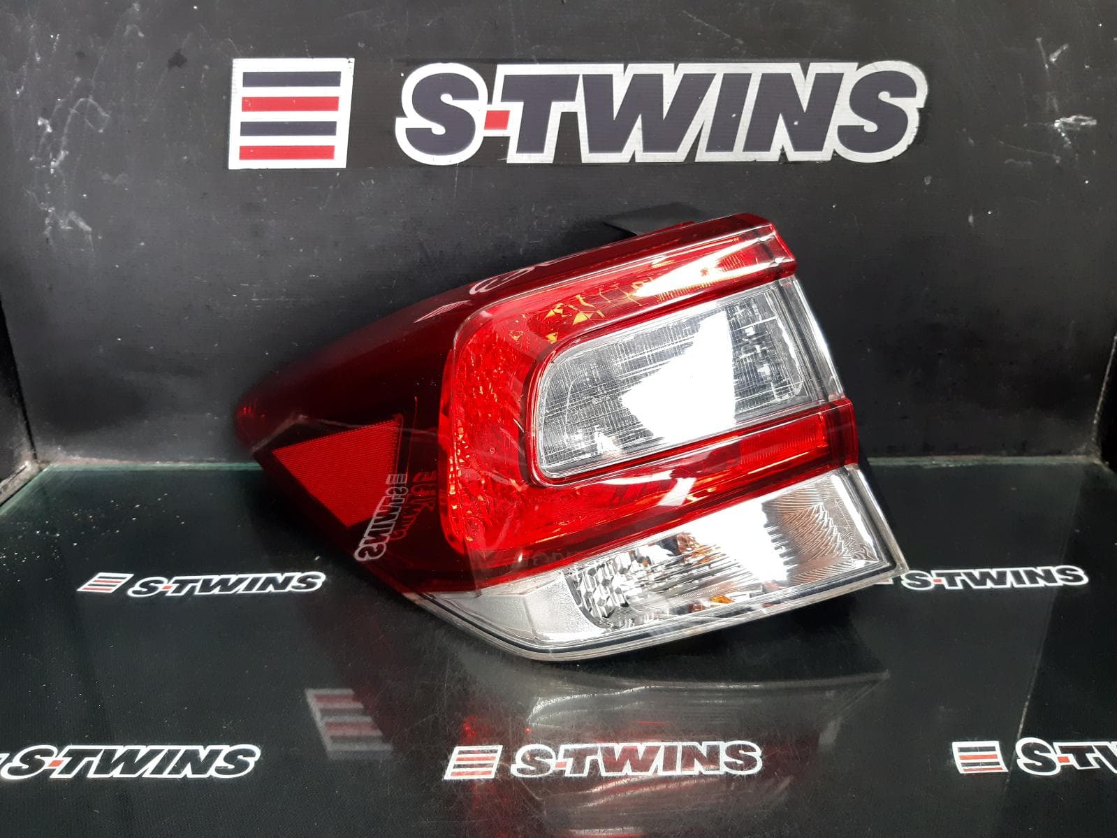 Used auto part listing image: 2022 SUBARU IMPREZA LEFT TAILLIGHT G5, IN BODY, W/ BLACK CHROME INSERT TYPE, HATCH, 03/20-09/23 0000362826