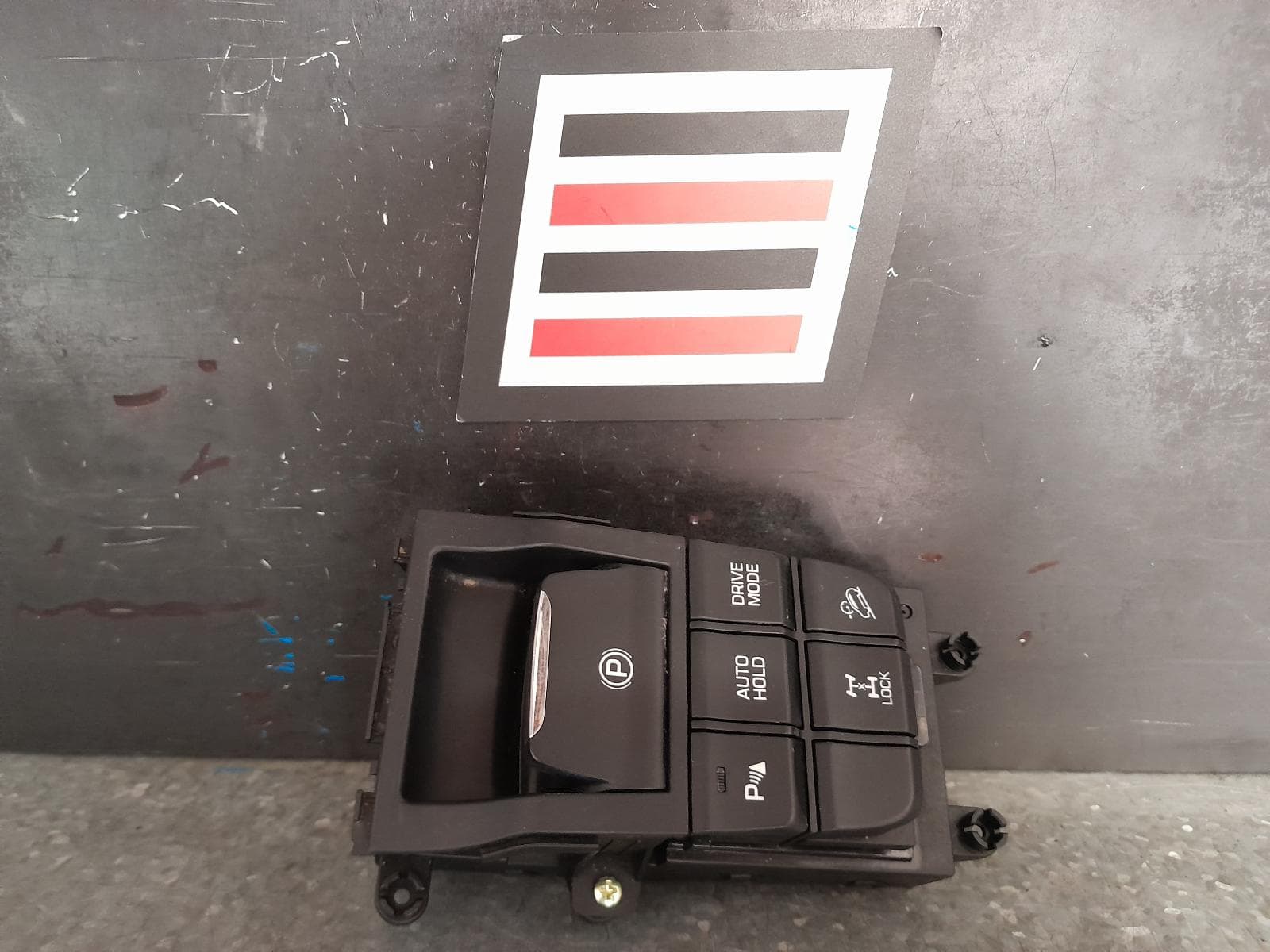Used auto part listing image: 2017 HYUNDAI TUCSON ELECT PARK SWITCH, W/ FRONT PARKING ASSIST, CZECH BUILT (VIN TMAJ), TL, 06/15-06/18 0000364149