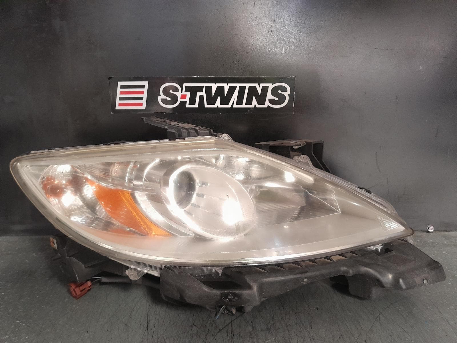 Used auto part listing image: 2011 MAZDA CX9 RIGHT HEADLAMP TB, HALOGEN TYPE, 06/09-10/12 0000367734