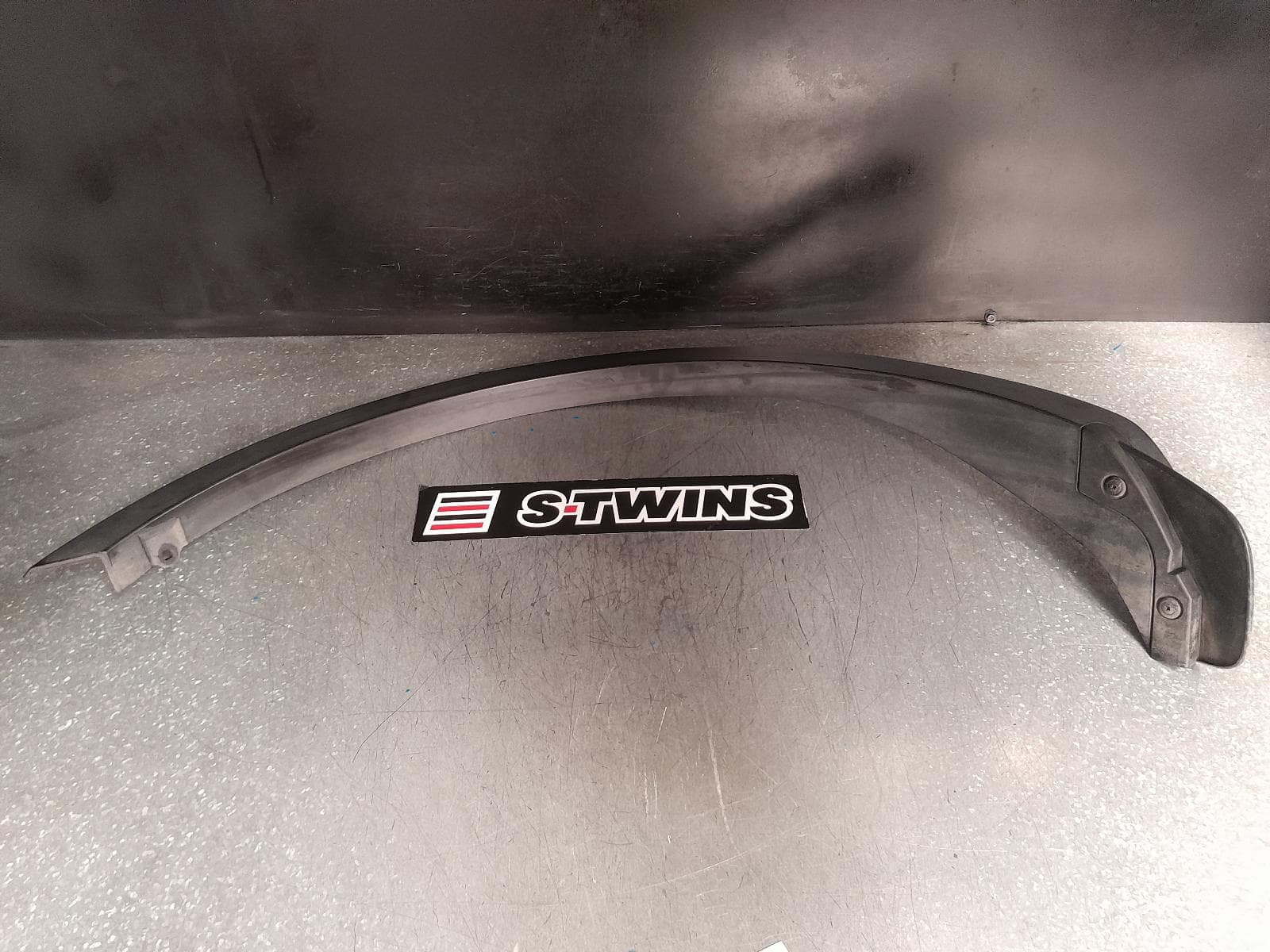 Used auto part listing image: 2011 MAZDA CX9 WHEEL ARCH FLARE RH REAR, TB, 12/07-12/15 0000367745