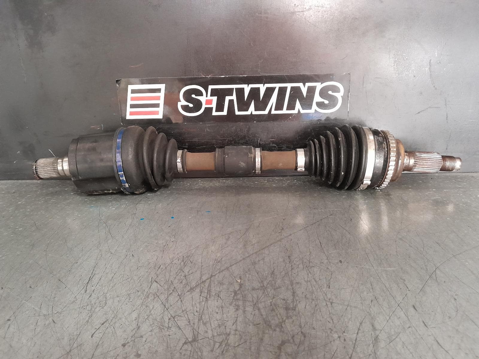 Used auto part listing image: 2011 MAZDA CX9 LEFT DRIVESHAFT FRONT, TB, 12/07-12/15 0000367749