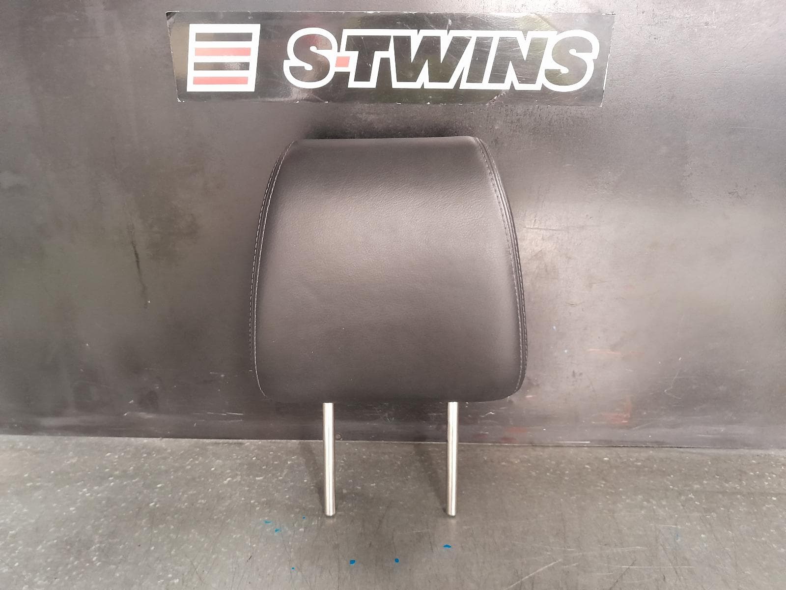Used auto part listing image: 2011 MAZDA CX9 HEADREST LH REAR 2ND ROW, LEATHER, TB, 12/07-12/15 0000367756