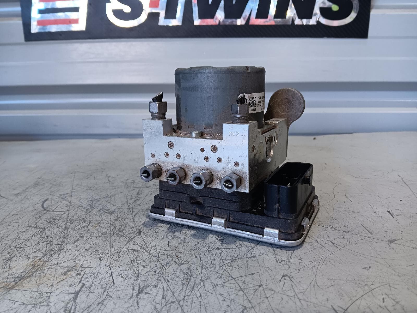 Used auto part listing image: 2022 JEEP GLADIATOR ABS PUMP MODULATOR JT, 01/20- 0000356106