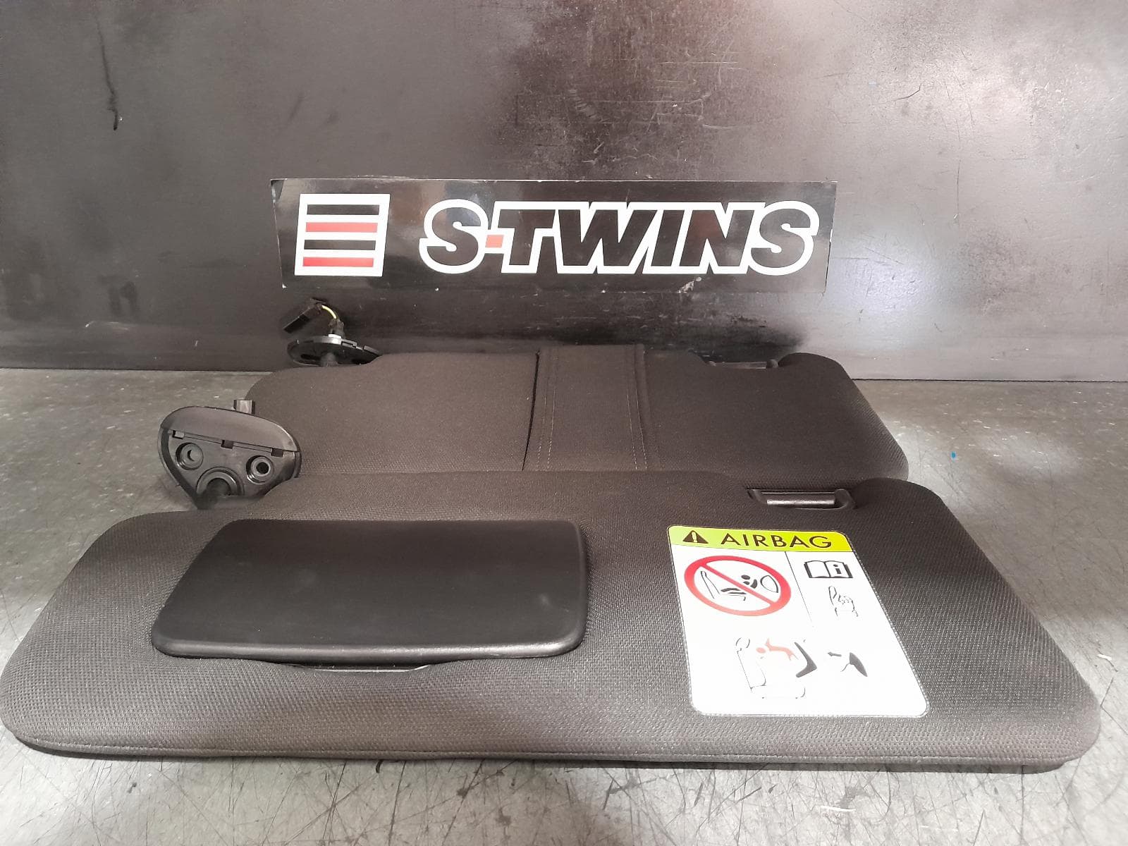 Used auto part listing image: 2017 SUBARU WRX SUNVISOR V1, PAIR, 03/14-10/21 0000365918