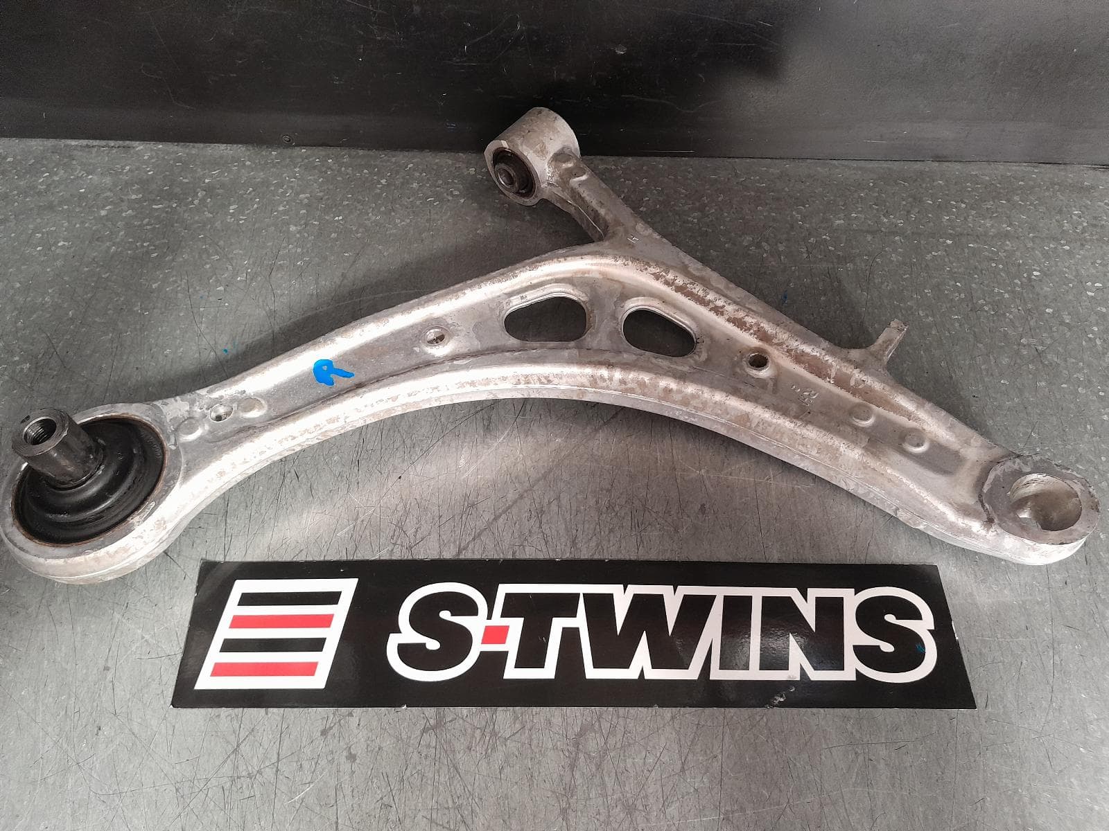 Used auto part listing image: 2017 SUBARU WRX RIGHT FRONT LOWER CONTROL ARM V1, 03/14-10/21 0000365904