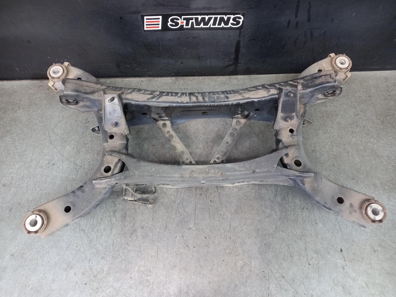 Used auto part listing image: 2016 MAZDA CX9 REAR AXLE BEAM FWD TC, 07/16-12/24 0000365250