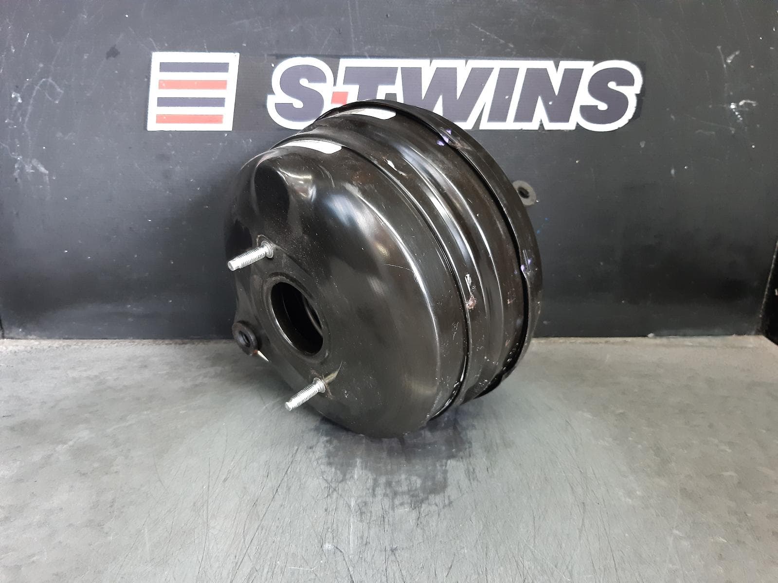 Used auto part listing image: 2013 CHRYSLER 300C BRAKE BOOSTER LX2, DIESEL, 12/11-12/21 0000359502