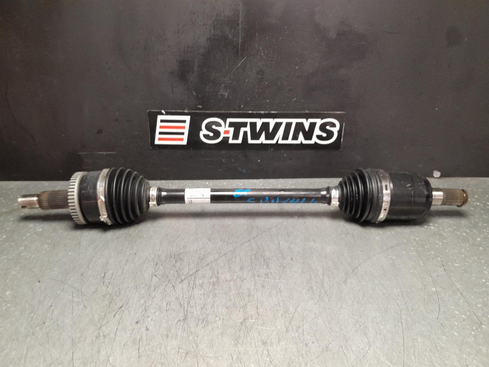 Used auto part listing image: 2018 HYUNDAI TUCSON LEFT DRIVESHAFT FRONT, 2.0, G4NC, PETROL, AUTO T/M, TL, 06/15-01/21 0000362517