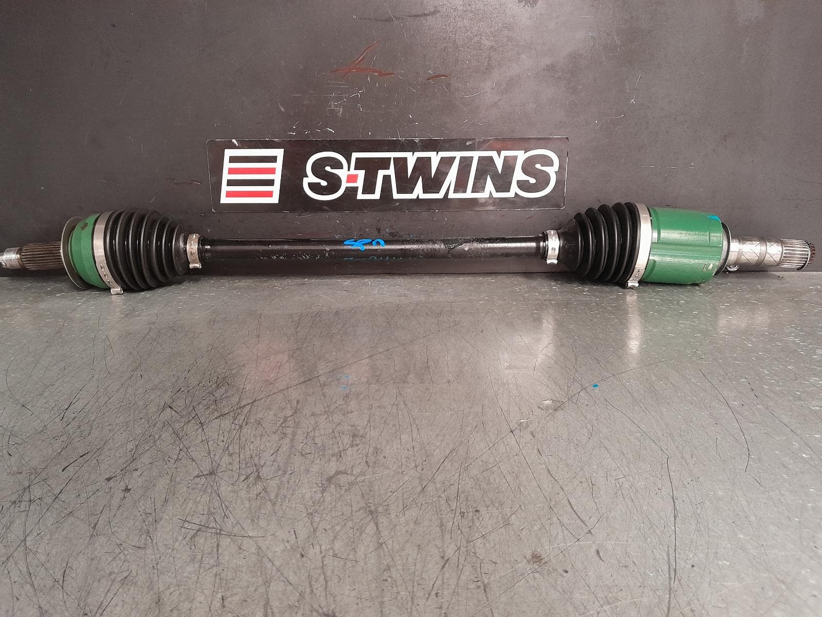 Used auto part listing image: 2012 SUBARU XV RIGHT DRIVESHAFT FRONT, G4X, 08/11-10/13 0000364036