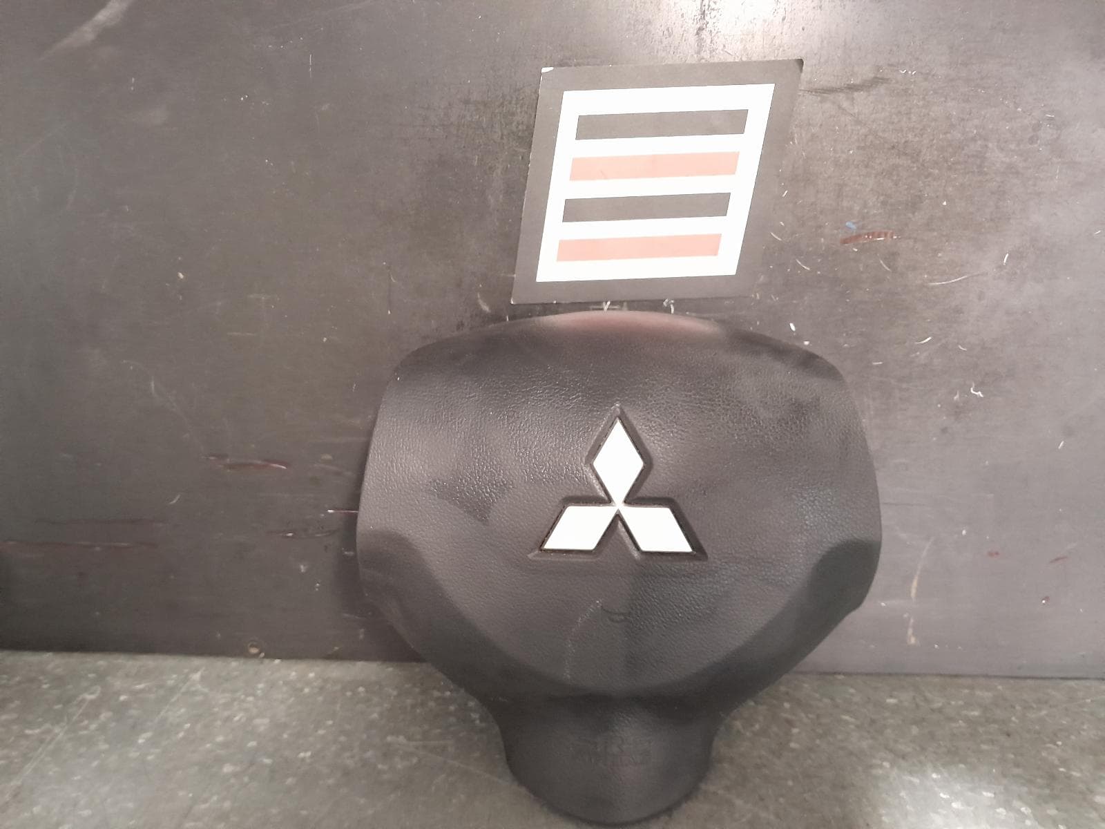 Used auto part listing image: 2009 MITSUBISHI LANCER RIGHT AIRBAG STEERING WHEEL, CJ-CF, 07/07-12/17 0000364382