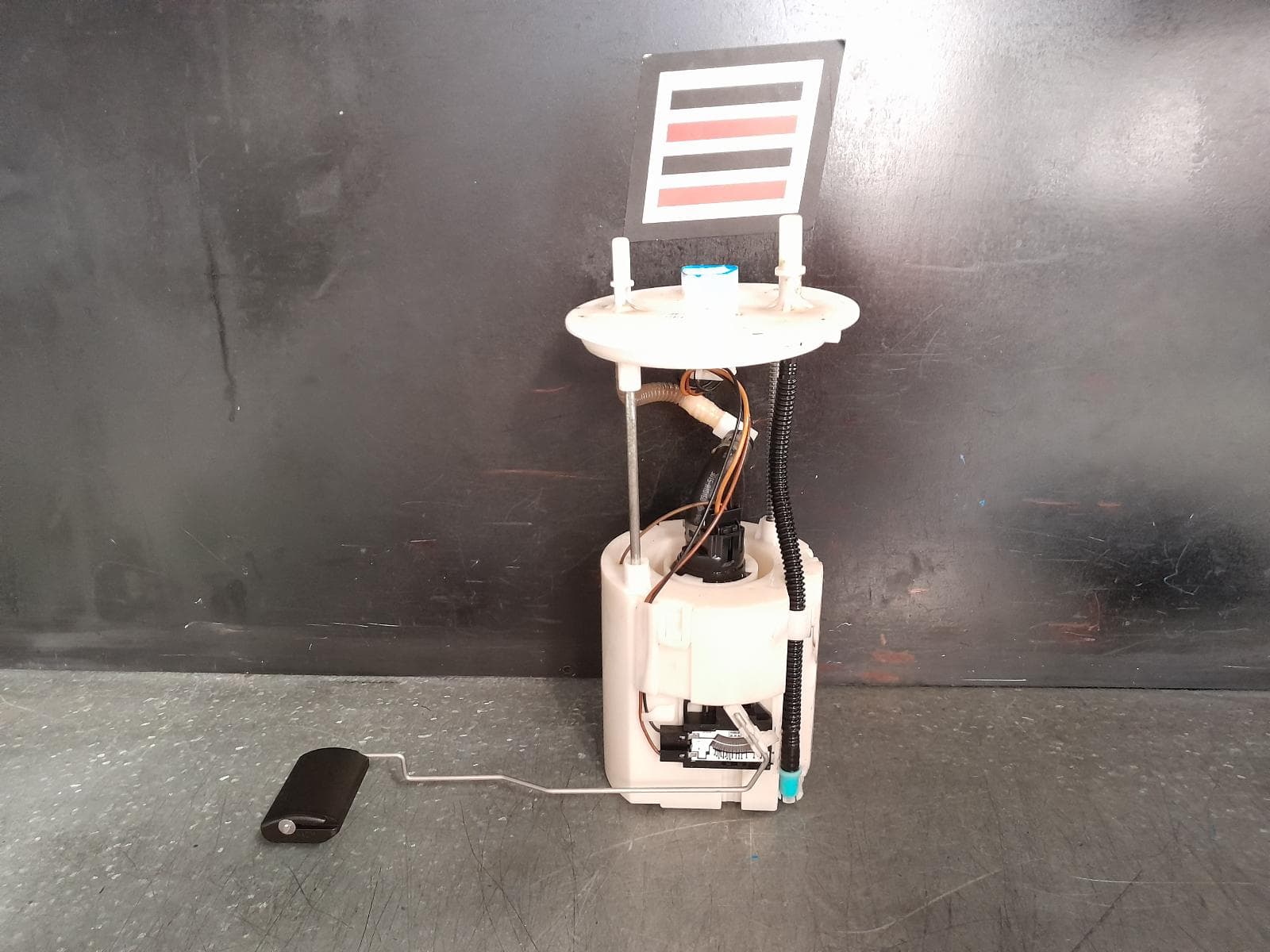 Used auto part listing image: 2014 HYUNDAI SANTA FE FUEL PUMP DIESEL, 2.2, D4HB, TURBO, DM, IN TANK (PUMP & SENDER), 06/12-02/18 0000367382