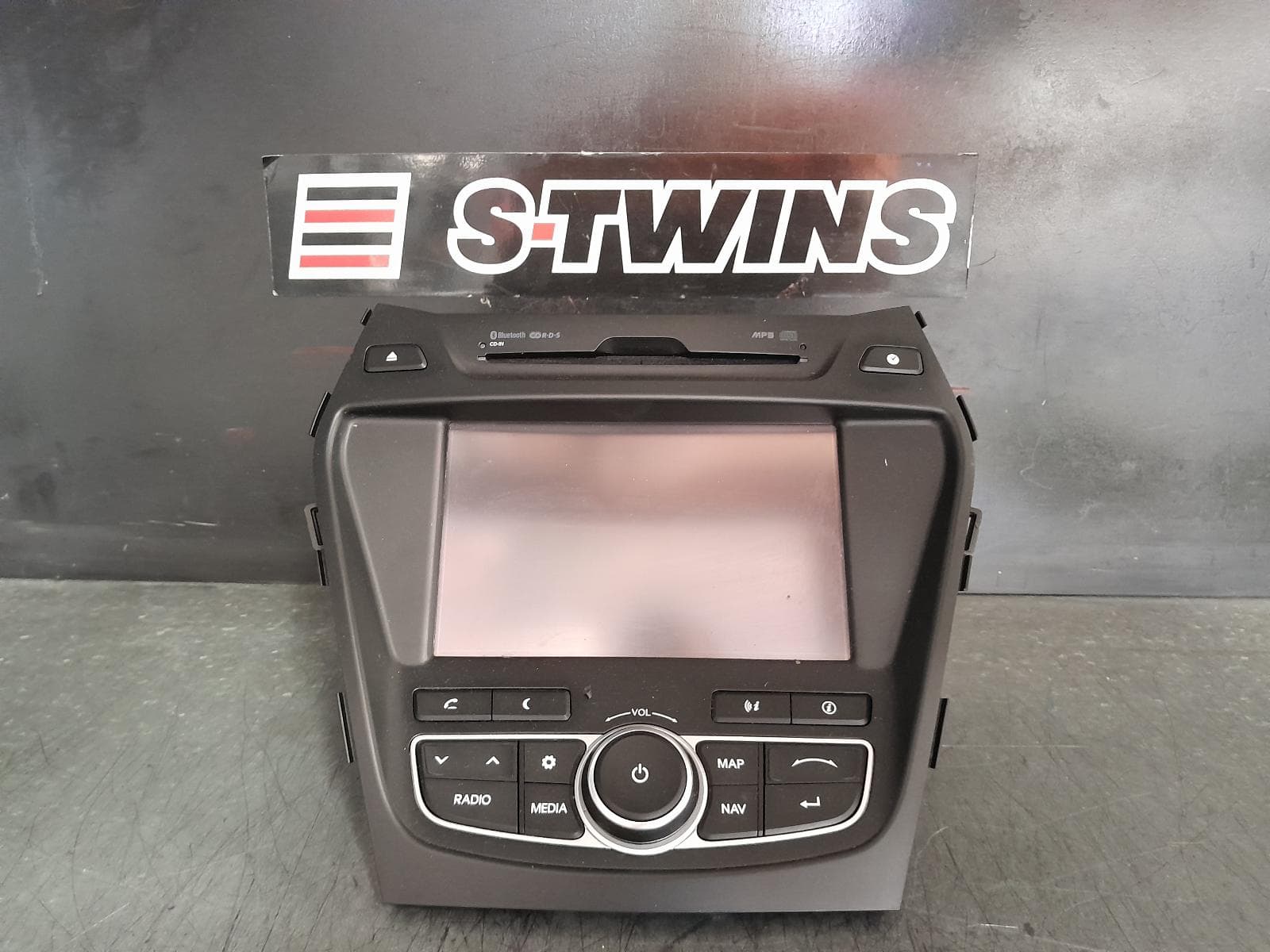 Used auto part listing image: 2014 HYUNDAI SANTA FE DISPLAY & CONTROL UNIT, SAT NAV TYPE, DM, 06/12-05/15 0000367392
