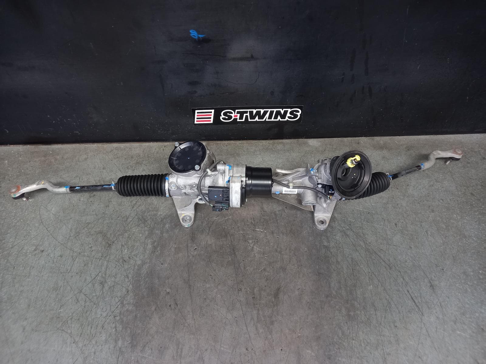 Used auto part listing image: 2022 HONDA CRV STEERING BOX RACK RW, 2WD, VTi/VTi-S/L, 05/17-08/23 0000367403