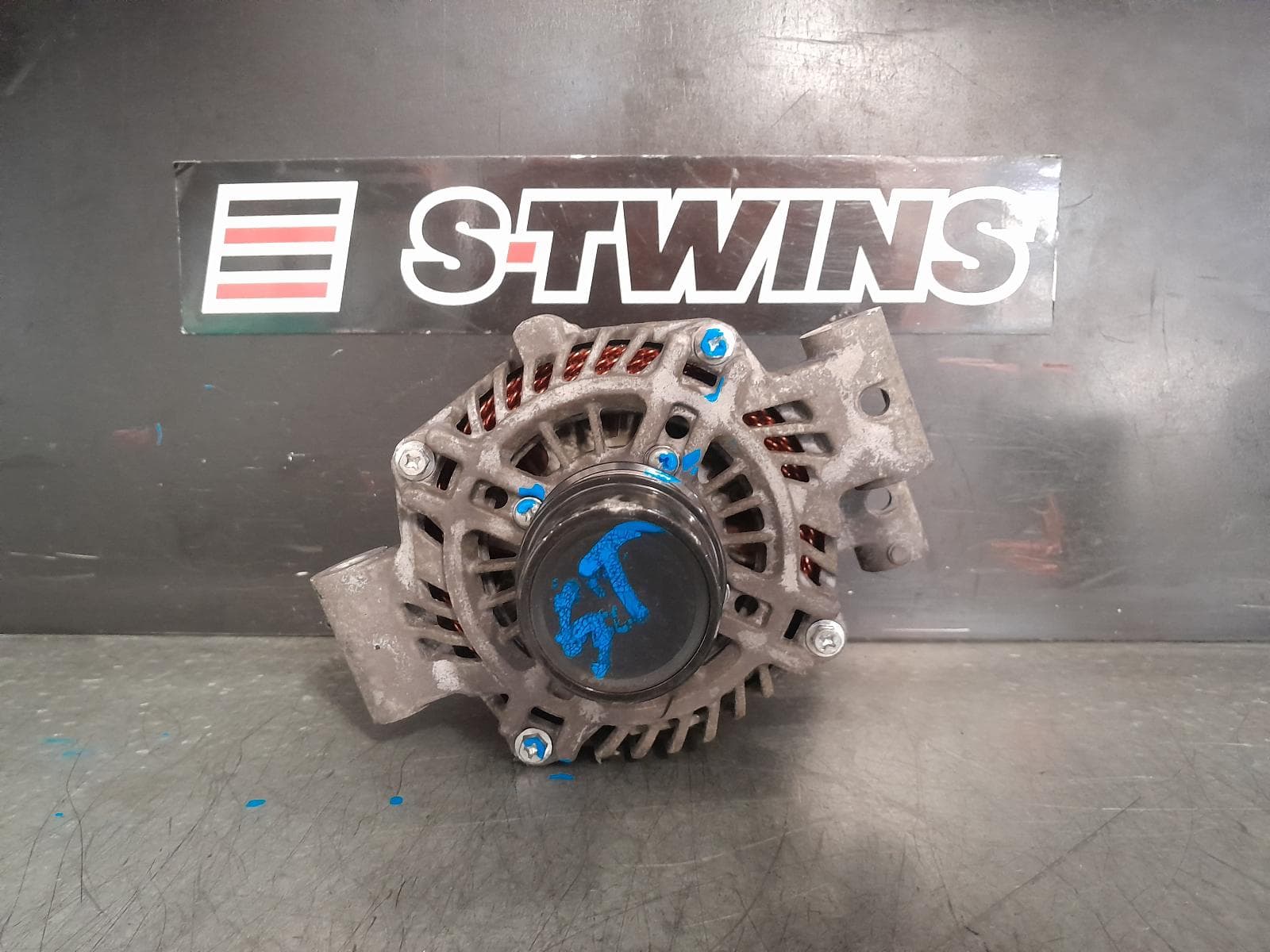 Used auto part listing image: 2013 HOLDEN COMMODORE ALTERNATOR 3.6, 100 AMPS TYPE, VE, 09/06-05/13 0000367501