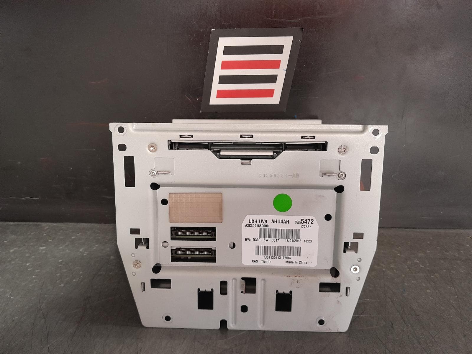 Used auto part listing image: 2013 HOLDEN COMMODORE DISPLAY/CONTROL PANEL ONLY, SINGLE DISC CD PLAYER SS/SS-V/SV6, VE S2, 09/10-05/13 0000367534