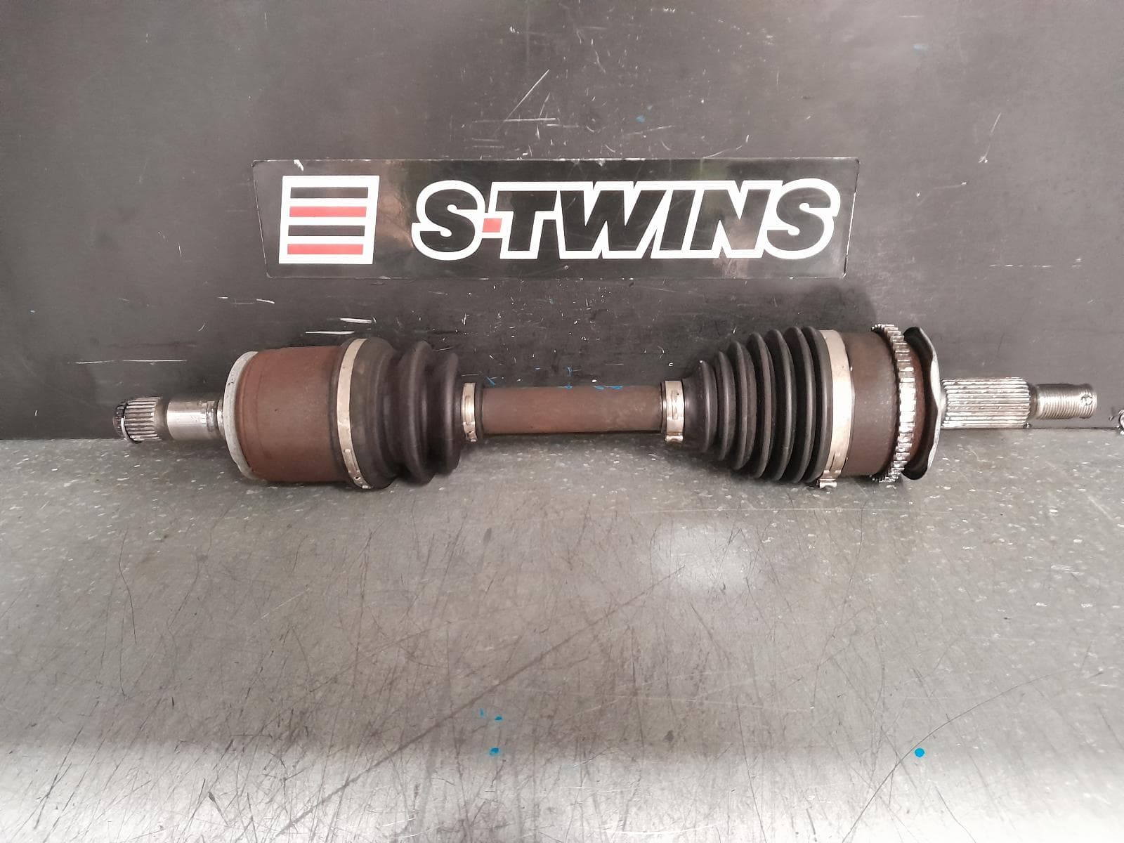 Used auto part listing image: 2015 MITSUBISHI TRITON LEFT DRIVESHAFT FRONT, ML-MN, ABS TYPE, 07/06-04/15 0000363743