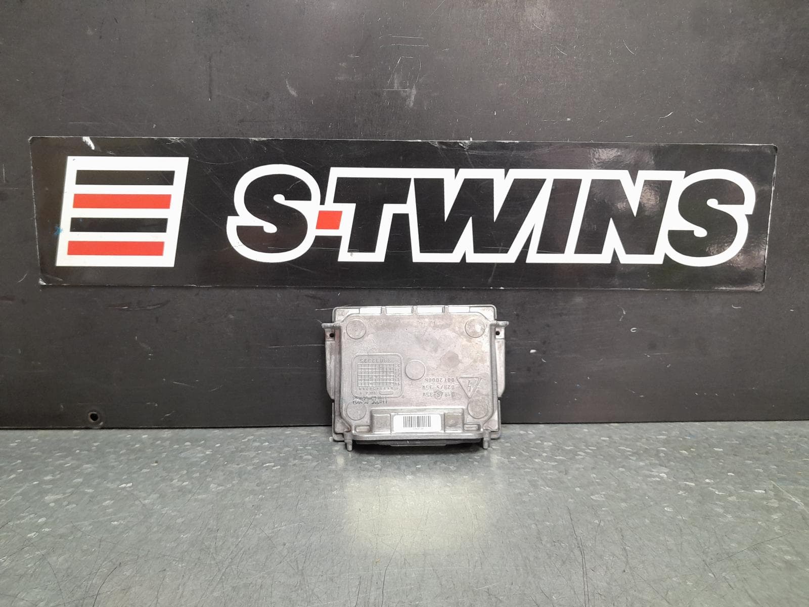Used auto part listing image: 2011 JEEP GRANDCHEROKEE HEADLAMP BALLAST WK, XENON BALLAST PACK ONLY, RH SIDE, 10/10-03/13 0000362503