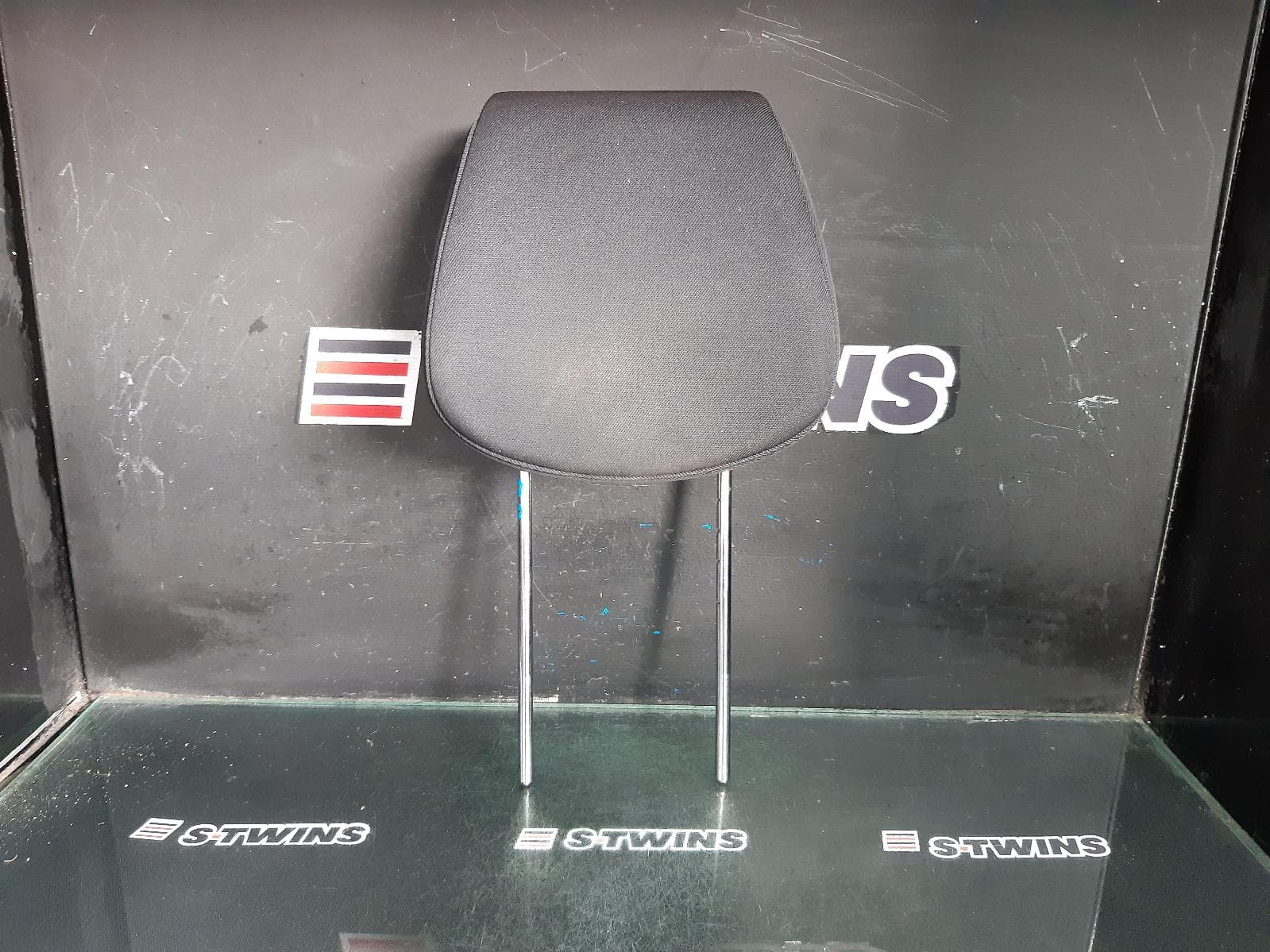 Used auto part listing image: 2017 HYUNDAI ACCENT HEADREST RH FRONT, CLOTH, RB, 05/11-12/19 0000362575