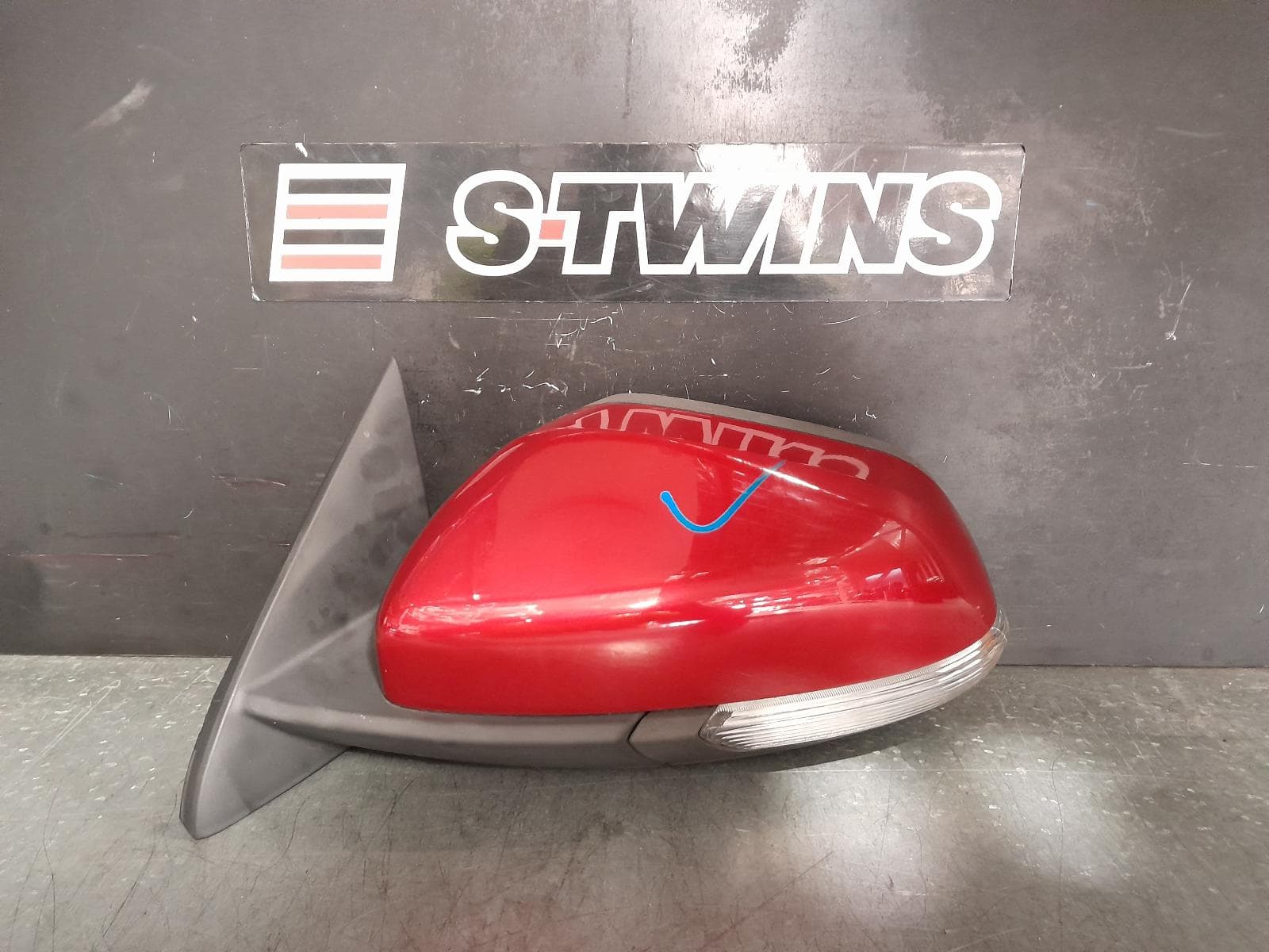 Used auto part listing image: 2020 MG ZS LEFT DOOR MIRROR W/ POWER, HEATED, NON CAMERA, NON BLIND SPOT TYPE, COLOUR CODED, AZS1, 09/17- 0000364404