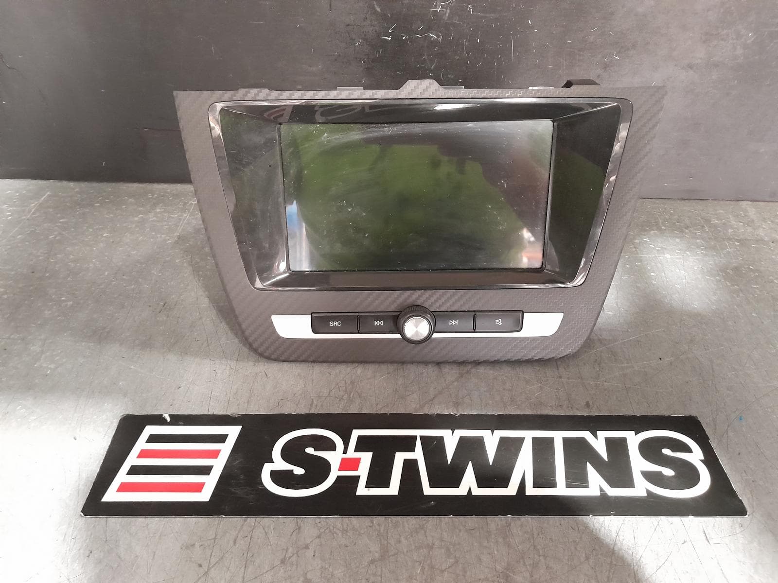 Used auto part listing image: 2020 MG ZS 8IN HEADUNIT, W/ NAVIGATION TYPE, AZS1, 09/17- 0000364409