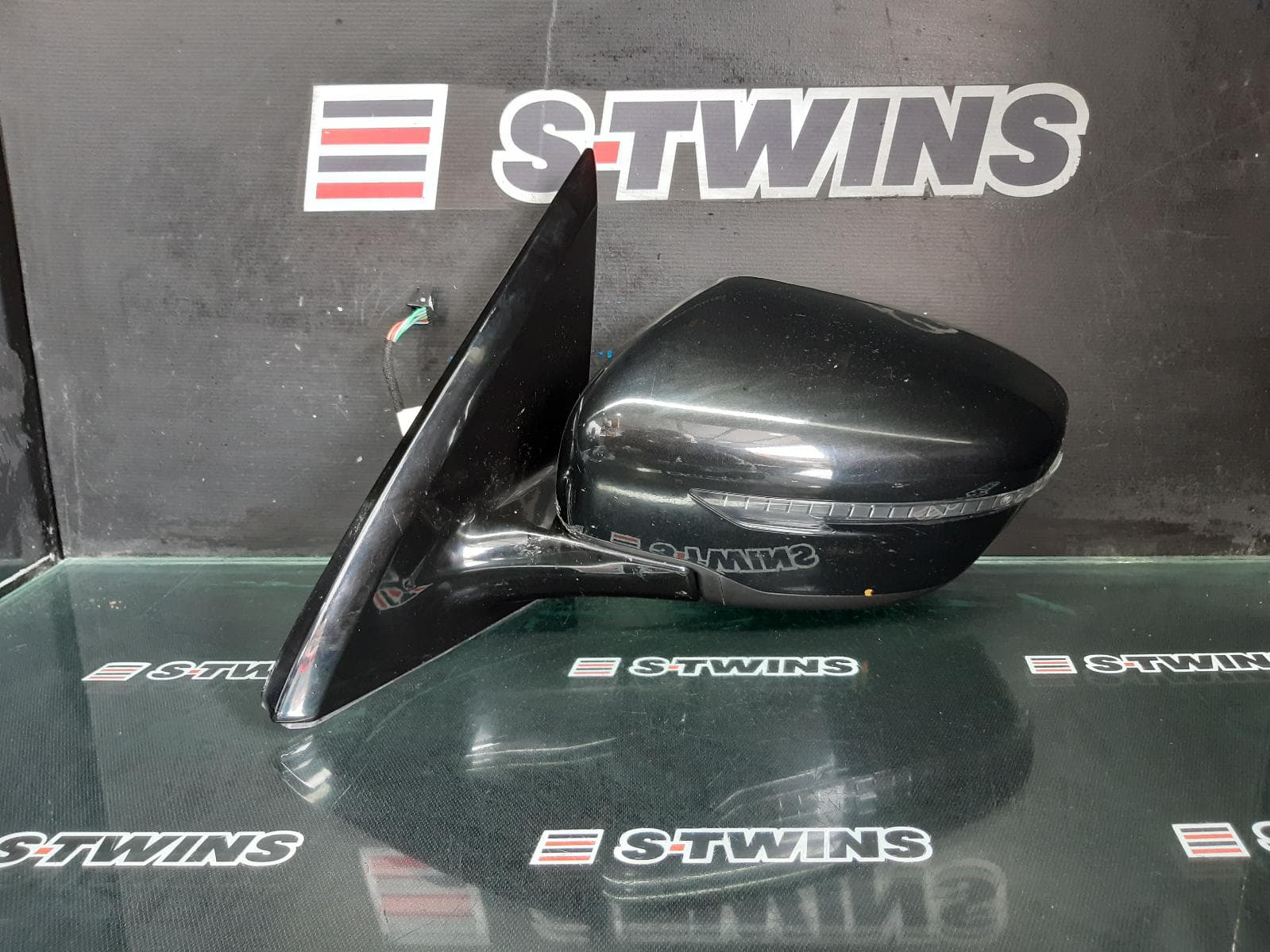 Used auto part listing image: 2019 NISSAN PATHFINDER LEFT DOOR MIRROR R52, ST, NON HEATED, NON MEMORY TYPE, 12/16-04/21 0000246953
