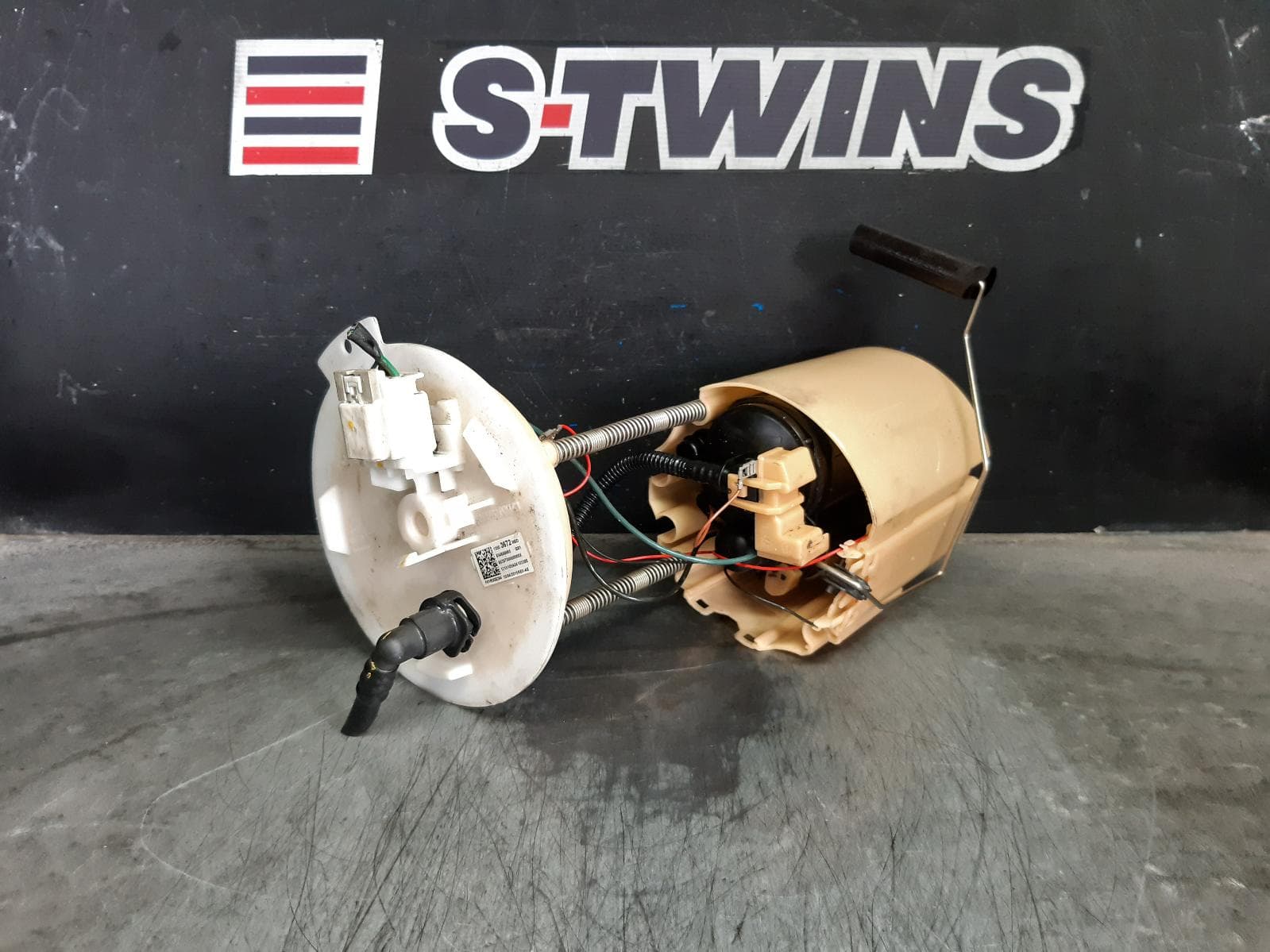 Used auto part listing image: 2015 HOLDEN CRUZE FUEL PUMP IN TANK (PUMP & SENDER), PETROL, 1.8, F18D4, JG-JH, 03/09-01/17 0000363326