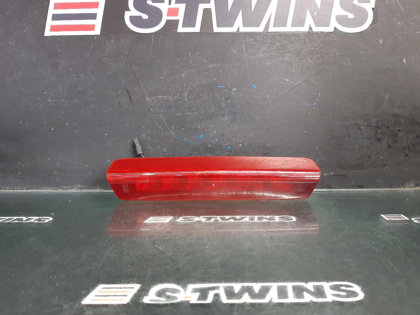 Used auto part listing image: 2015 HOLDEN CRUZE HIGH LEVEL STOPLIGHT JH, HATCH, 03/11-01/17 0000363334