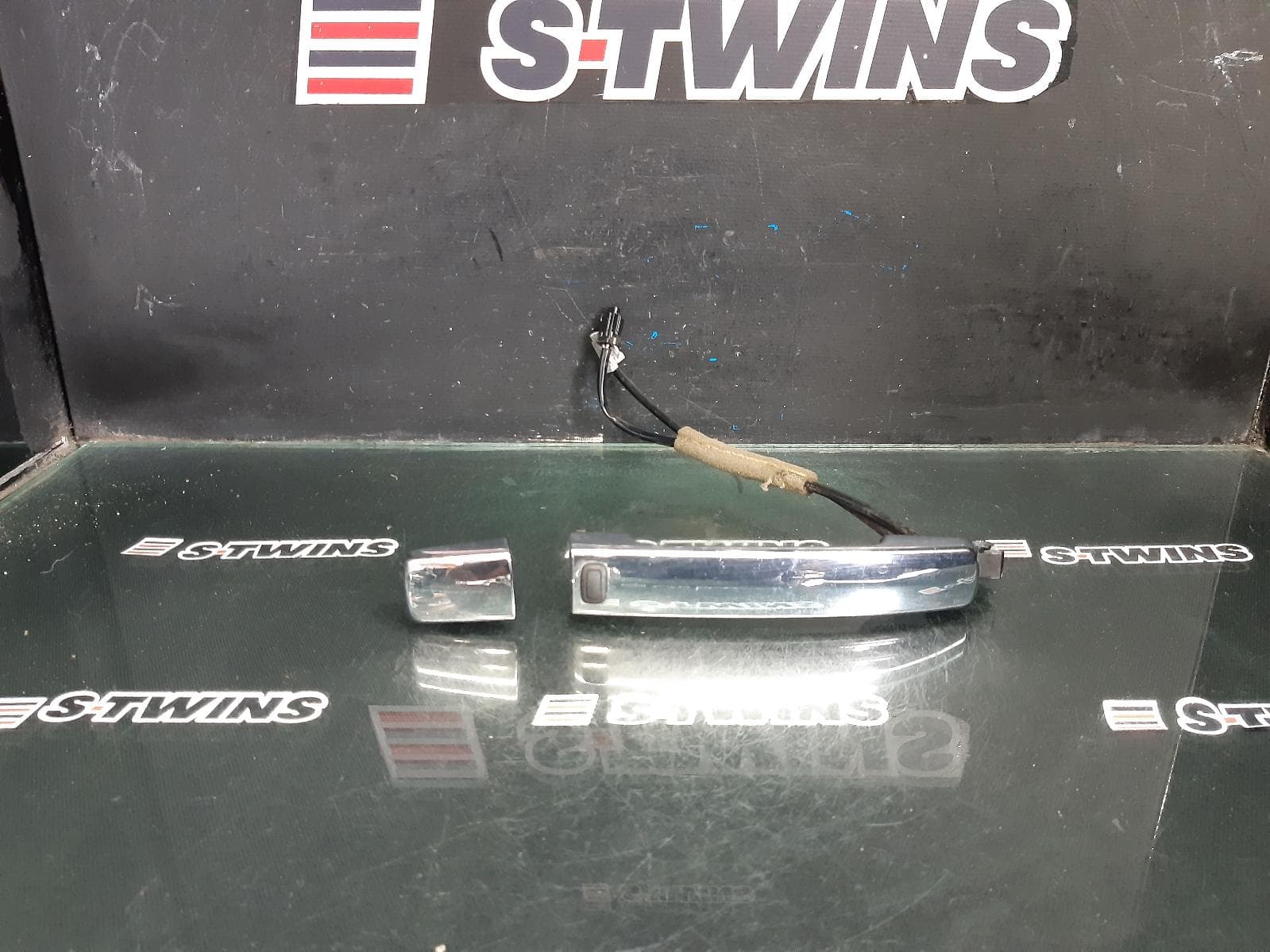 Used auto part listing image: 2012 NISSAN DUALIS DOOR HANDLE OUTER, LH FRONT, CHROME, ST/Ti/TS, J10, 10/07-05/14 0000363557