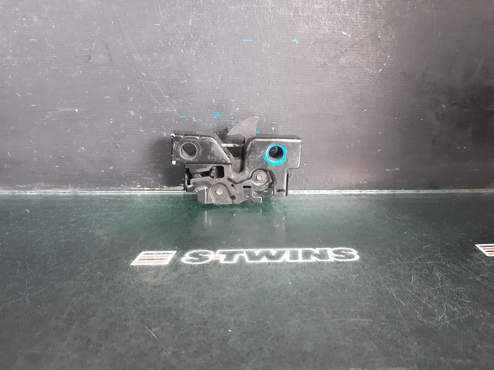 Used auto part listing image: 2015 VOLKSWAGEN GOLF BONNET LOCK SUPPORT GEN 7, LOCK MECHANISM, 11/12-08/20 0000363965